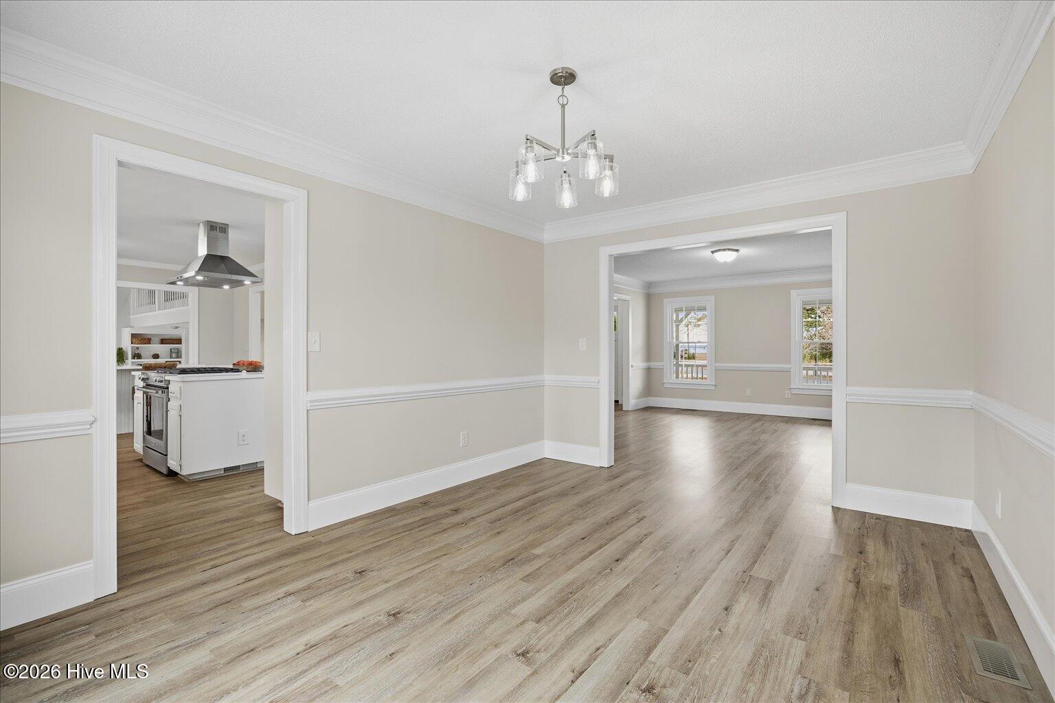 100555379 | Photo 16