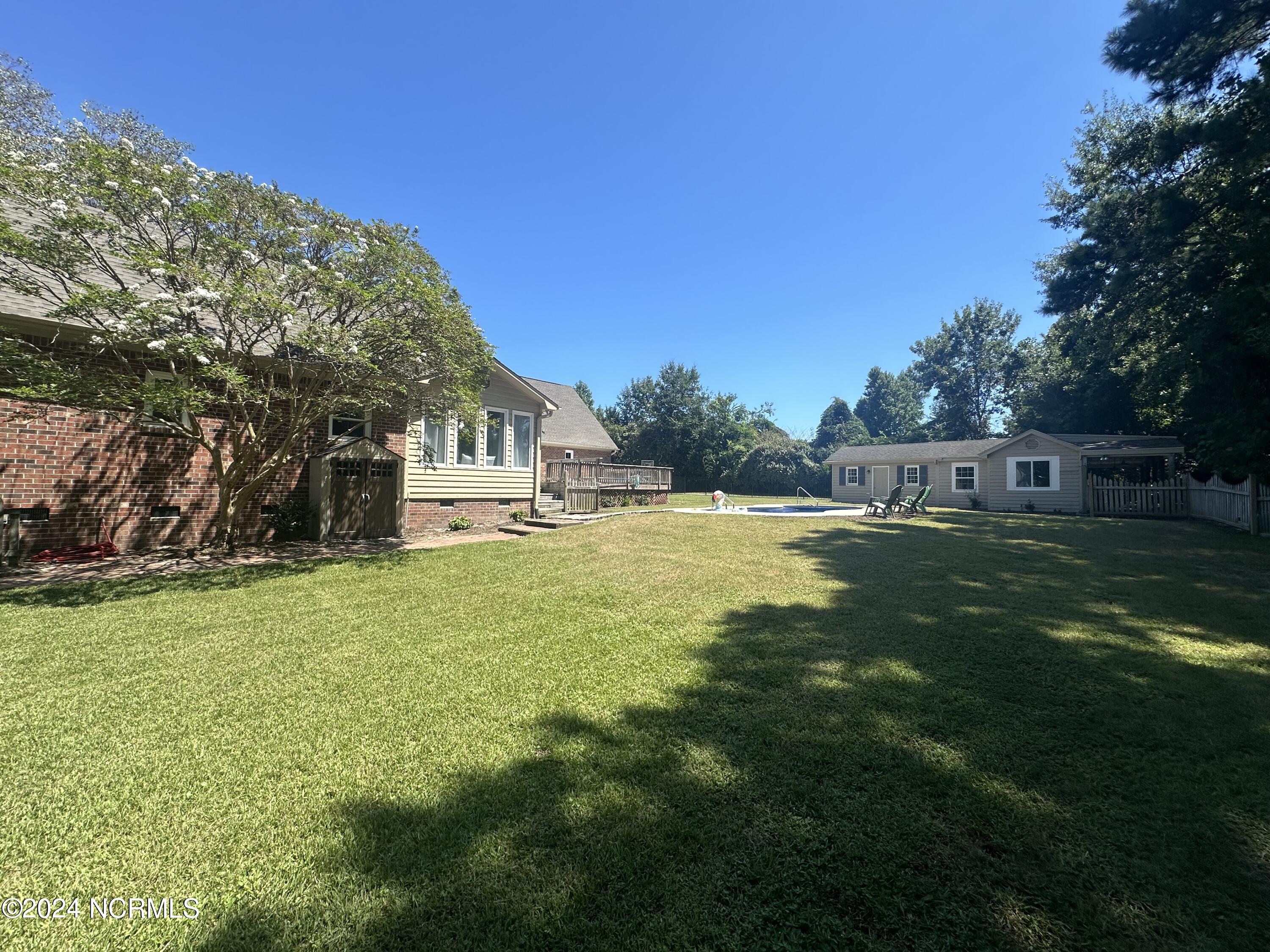 100570144 | Photo 52