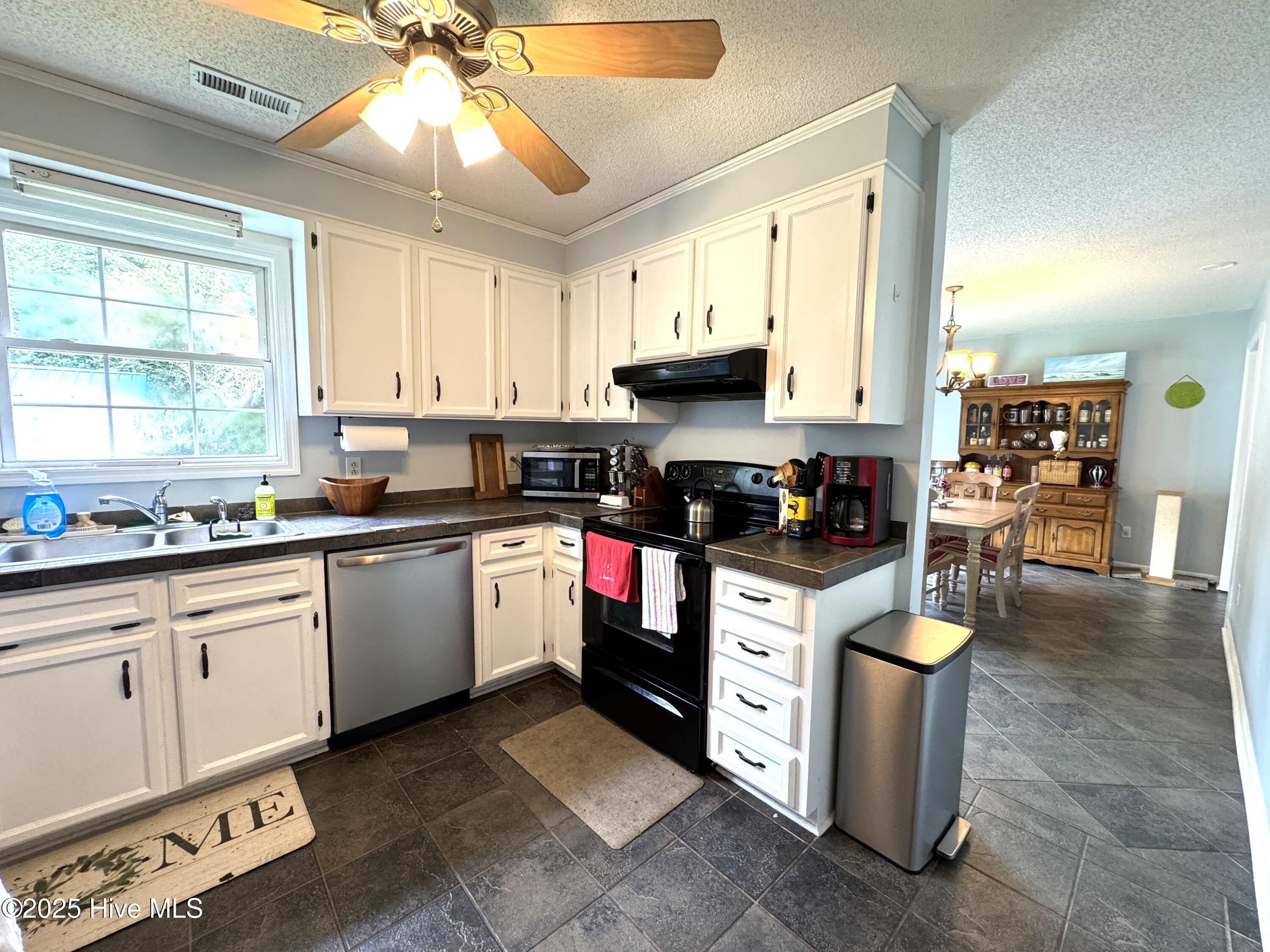 20250807_190325306_iOS