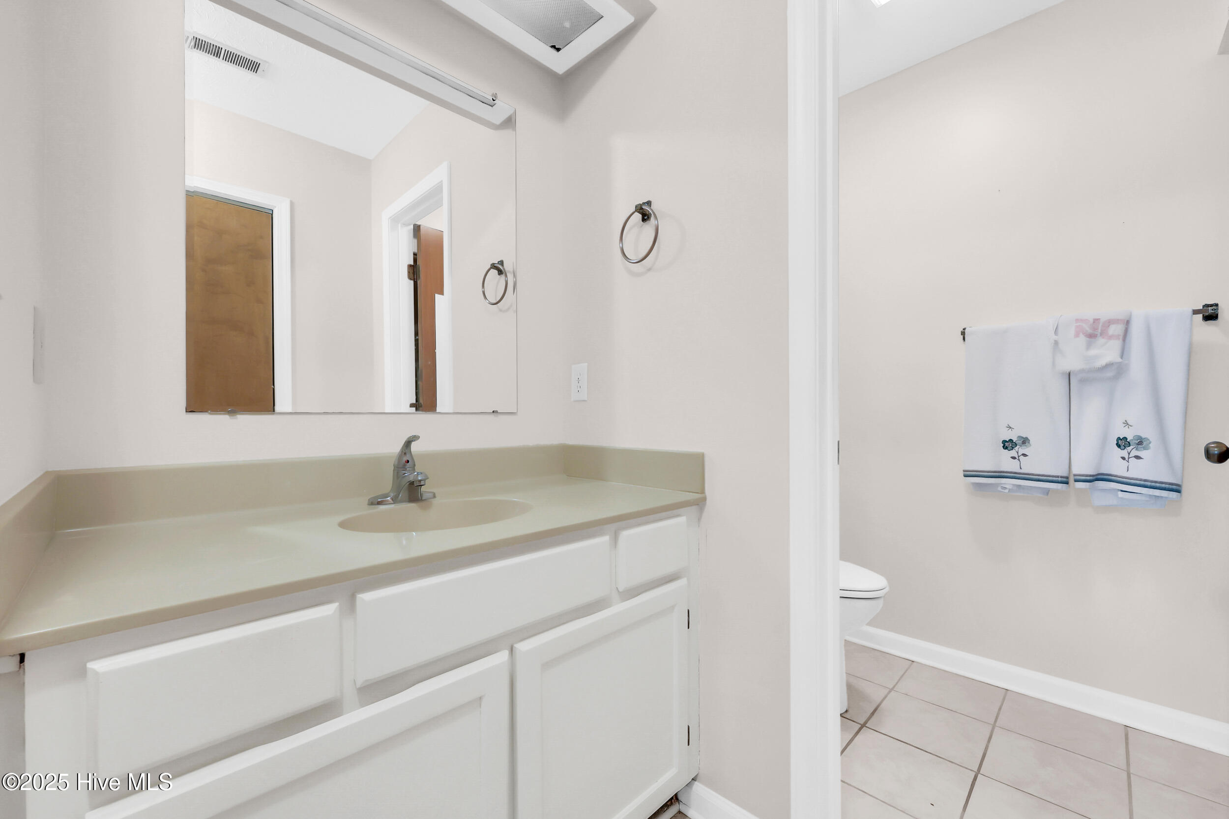 100535037 | Photo 19