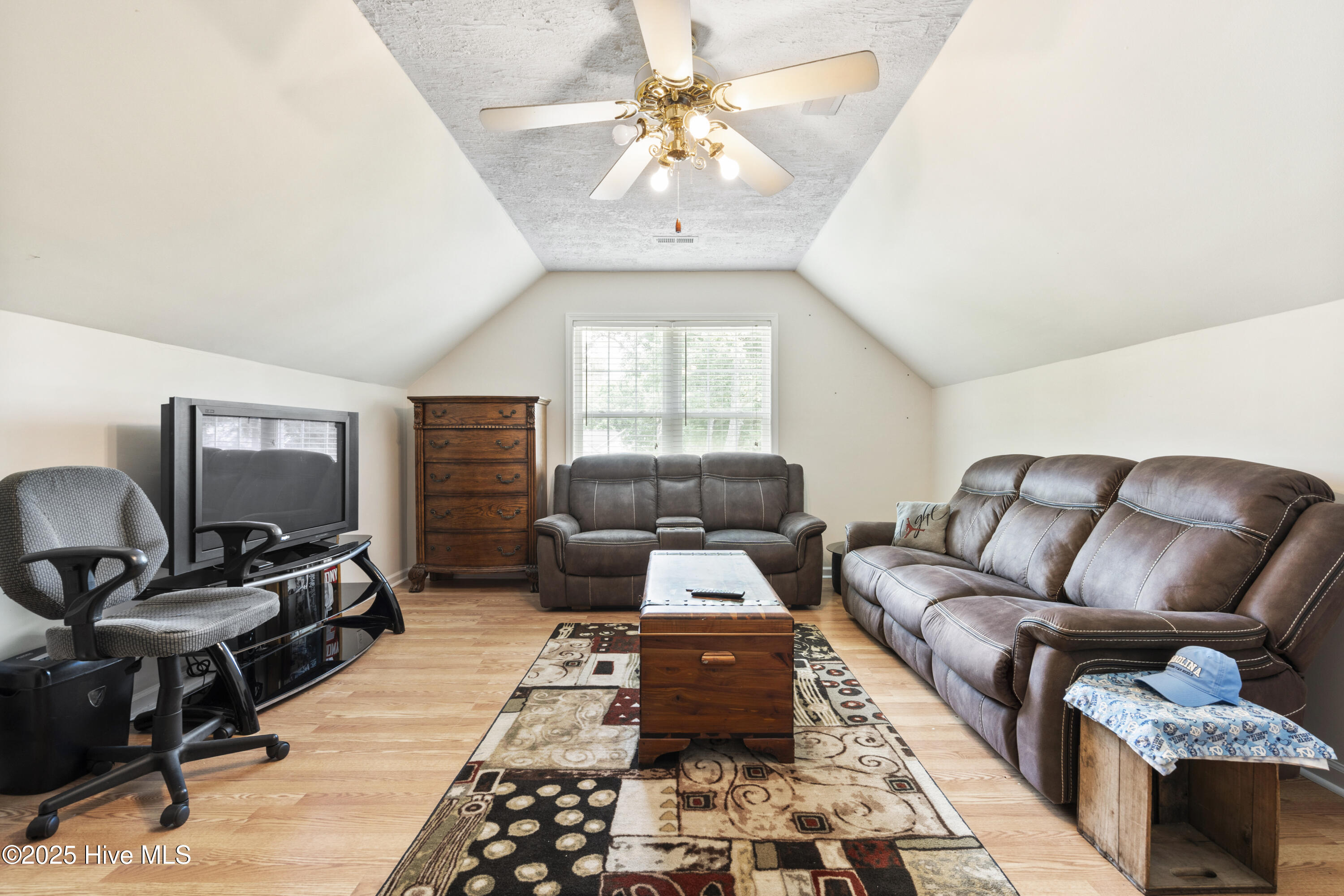 100509046 | Photo 29