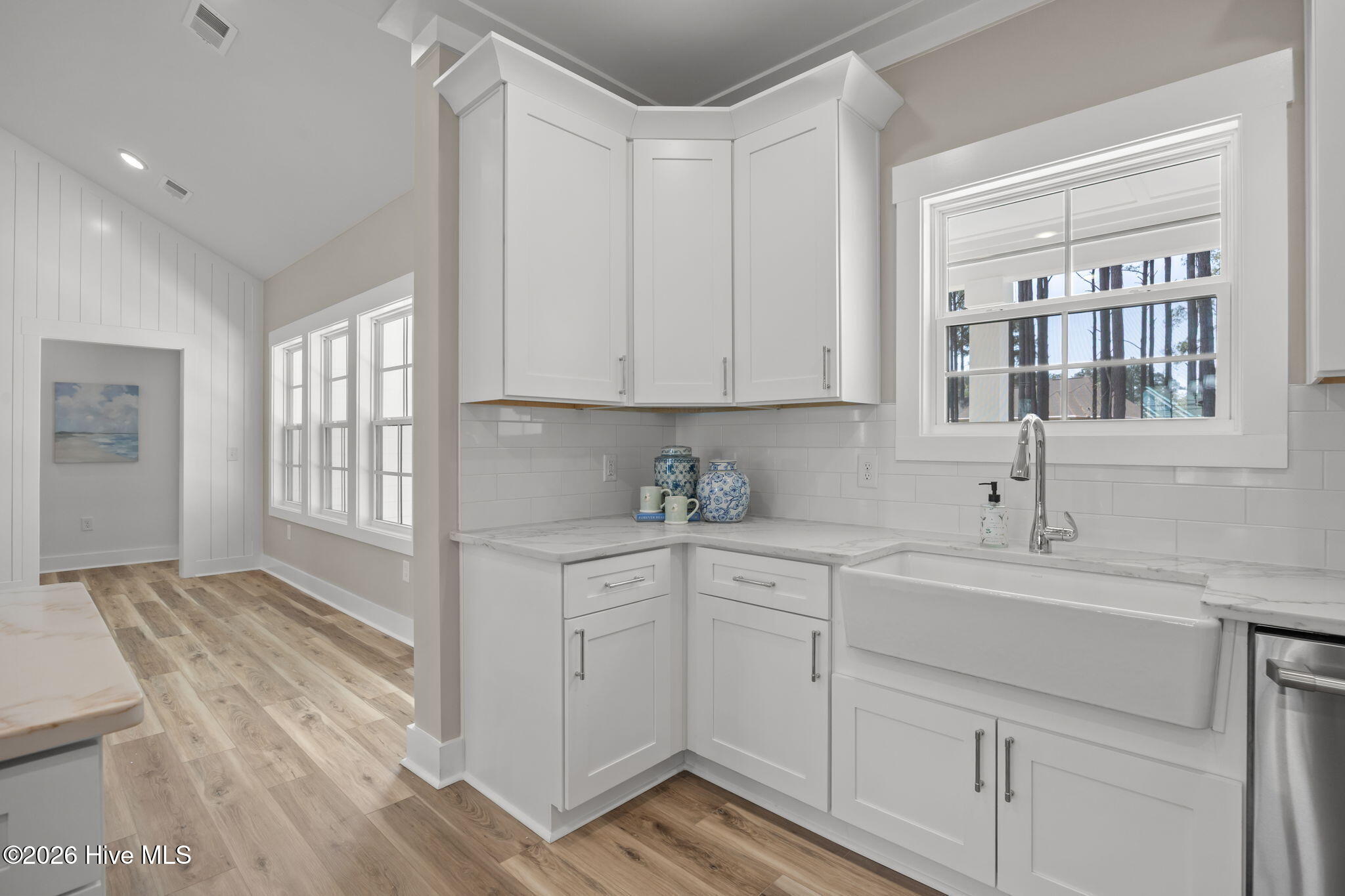 100563337 | Photo 11