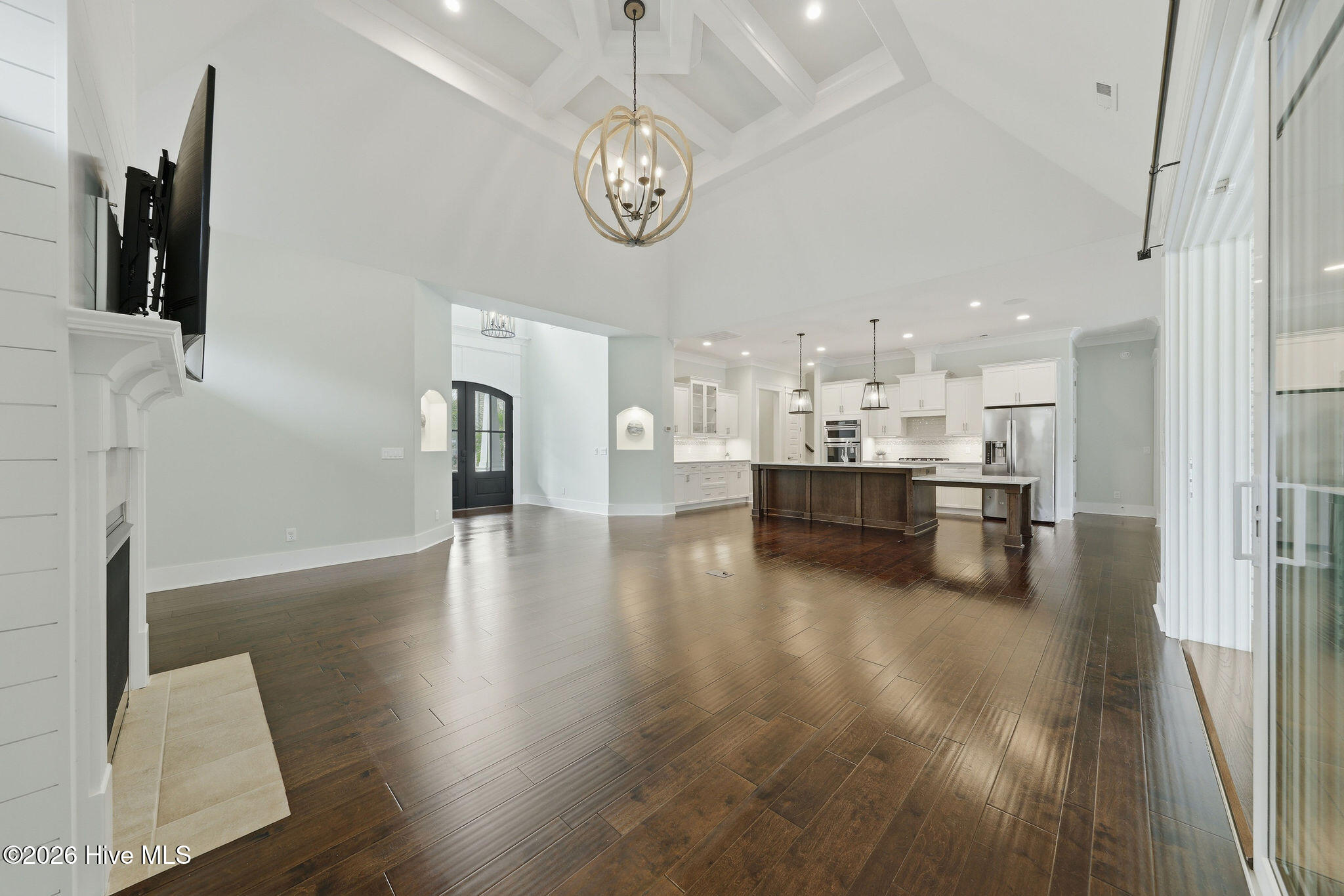 100562967 | Photo 15