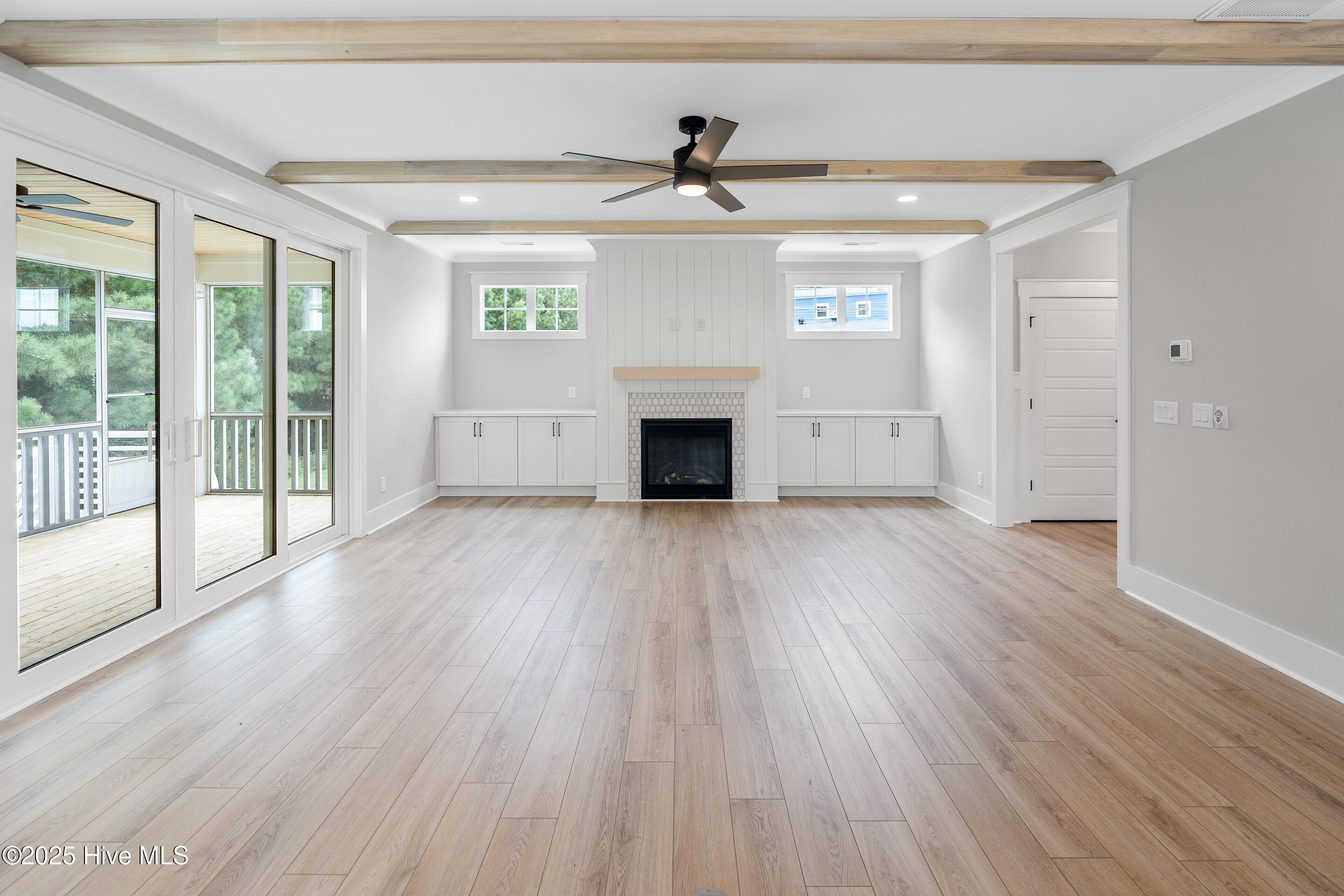 100552235 | Photo 13