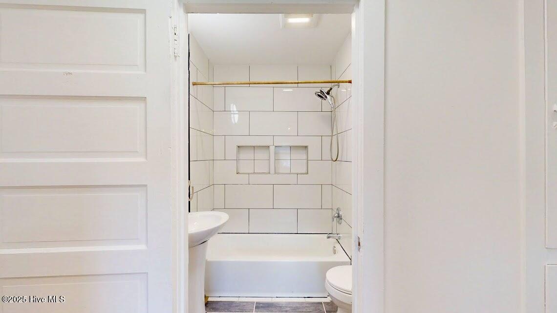 100540630 | Photo 15