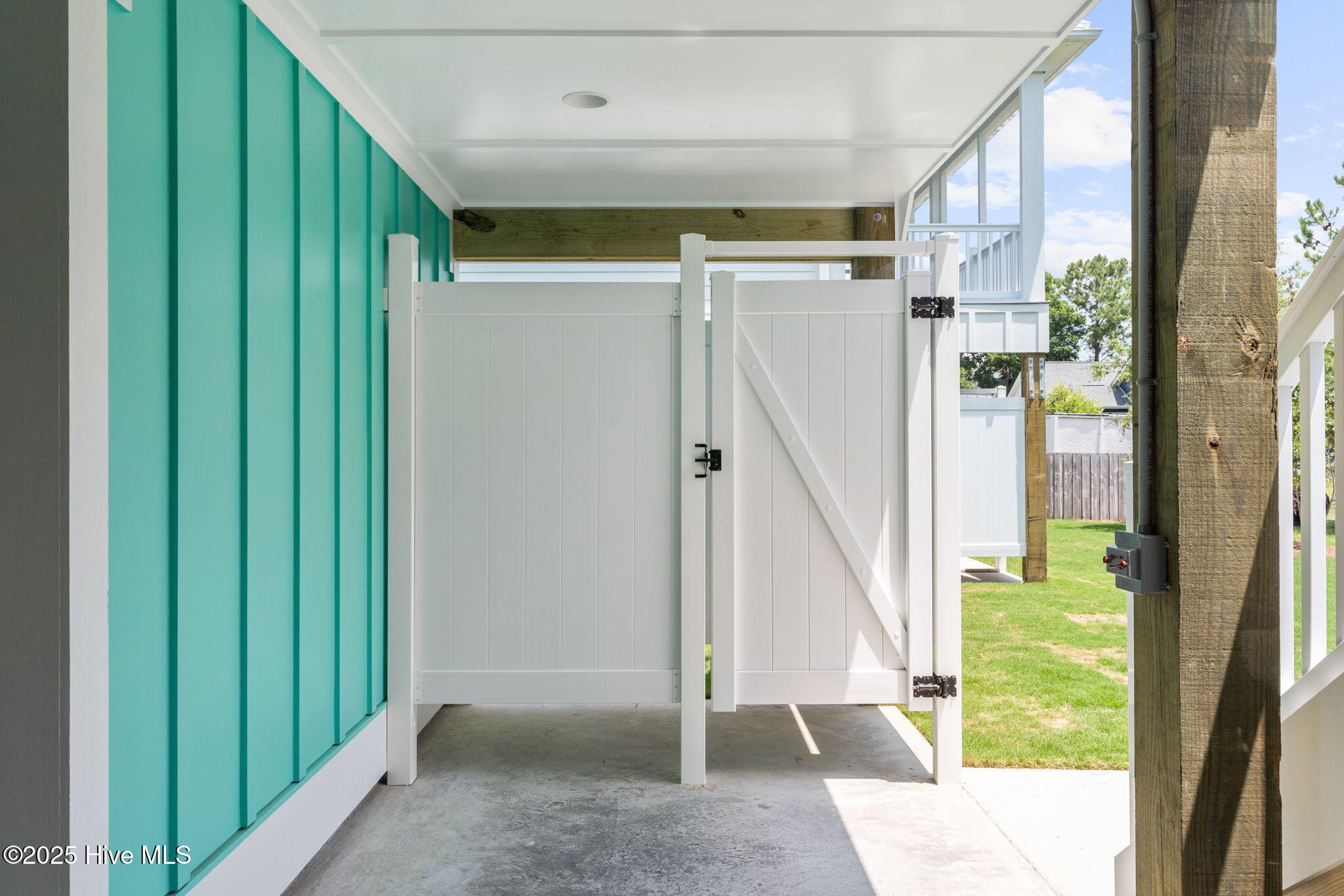 100524435 | Photo 33