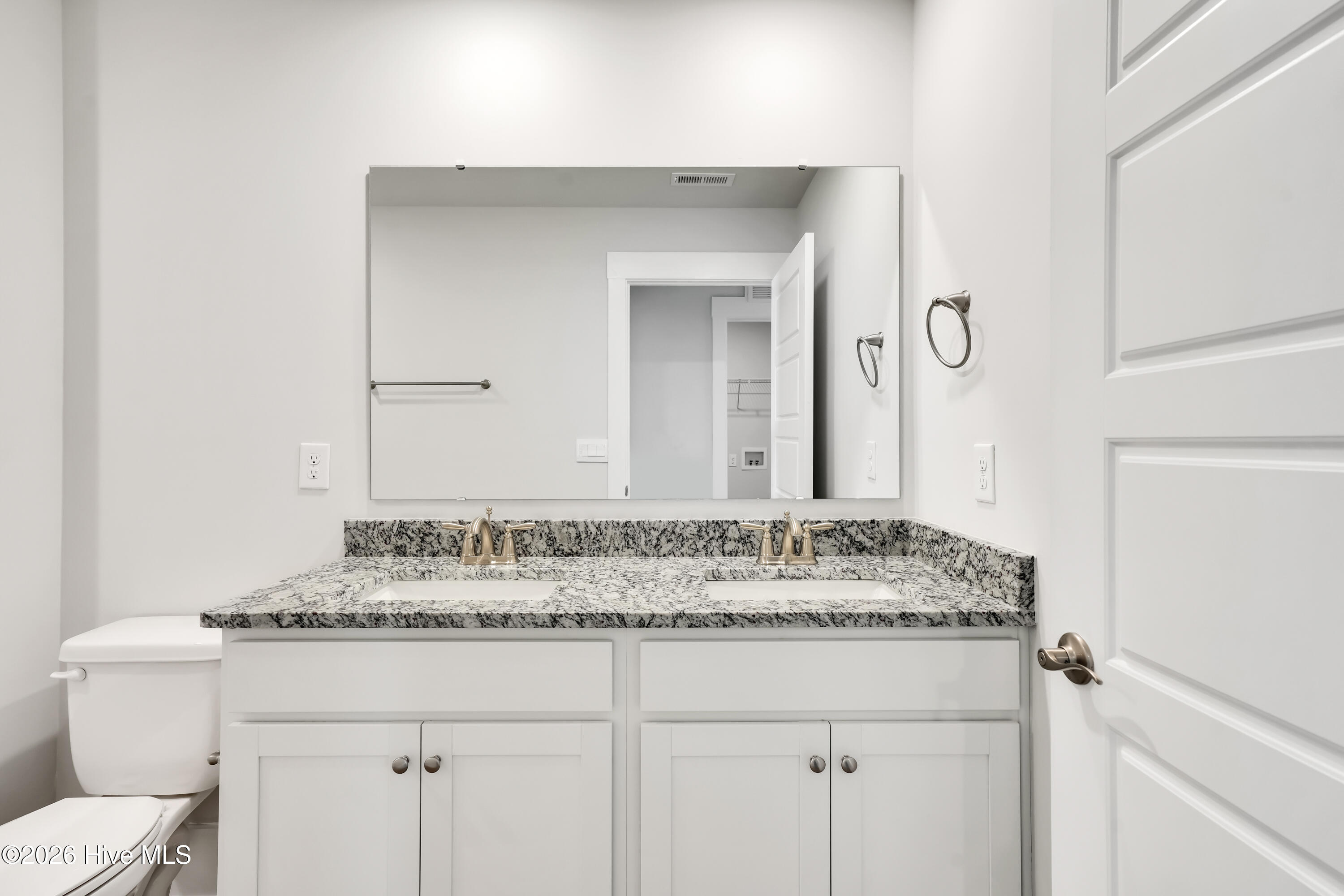 100544659 | Photo 28