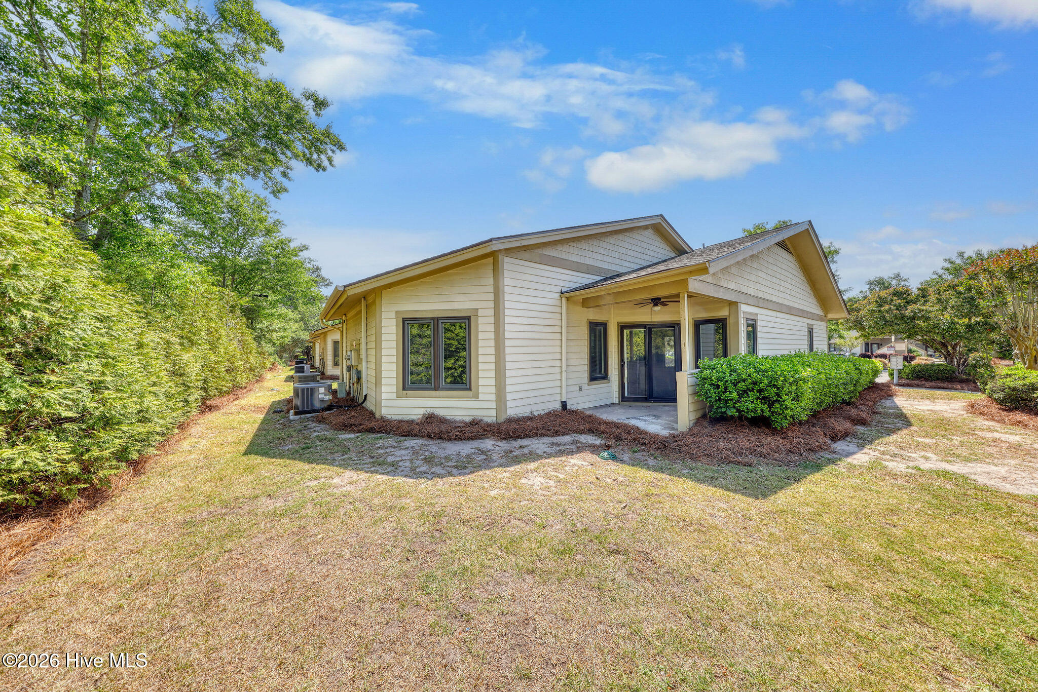 100569569 | Photo 47