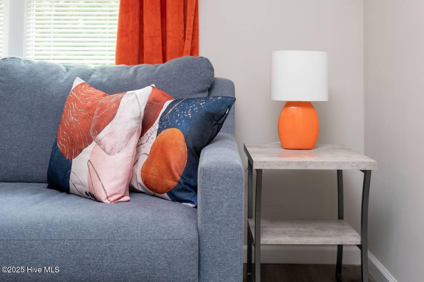 100529536 | Photo 14