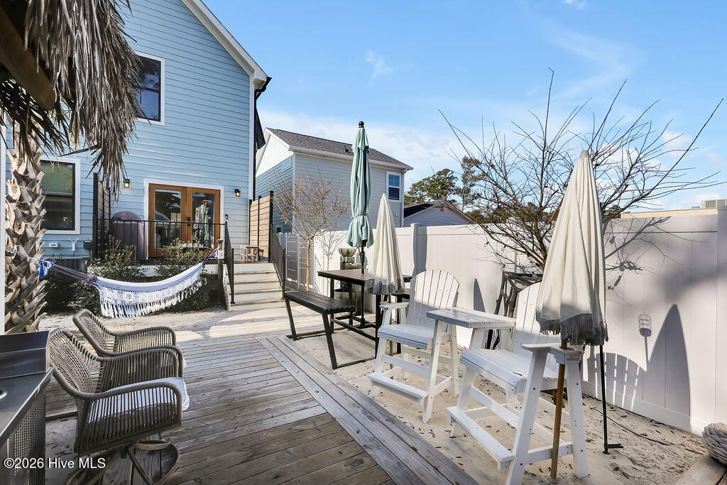 100549041 | Photo 47