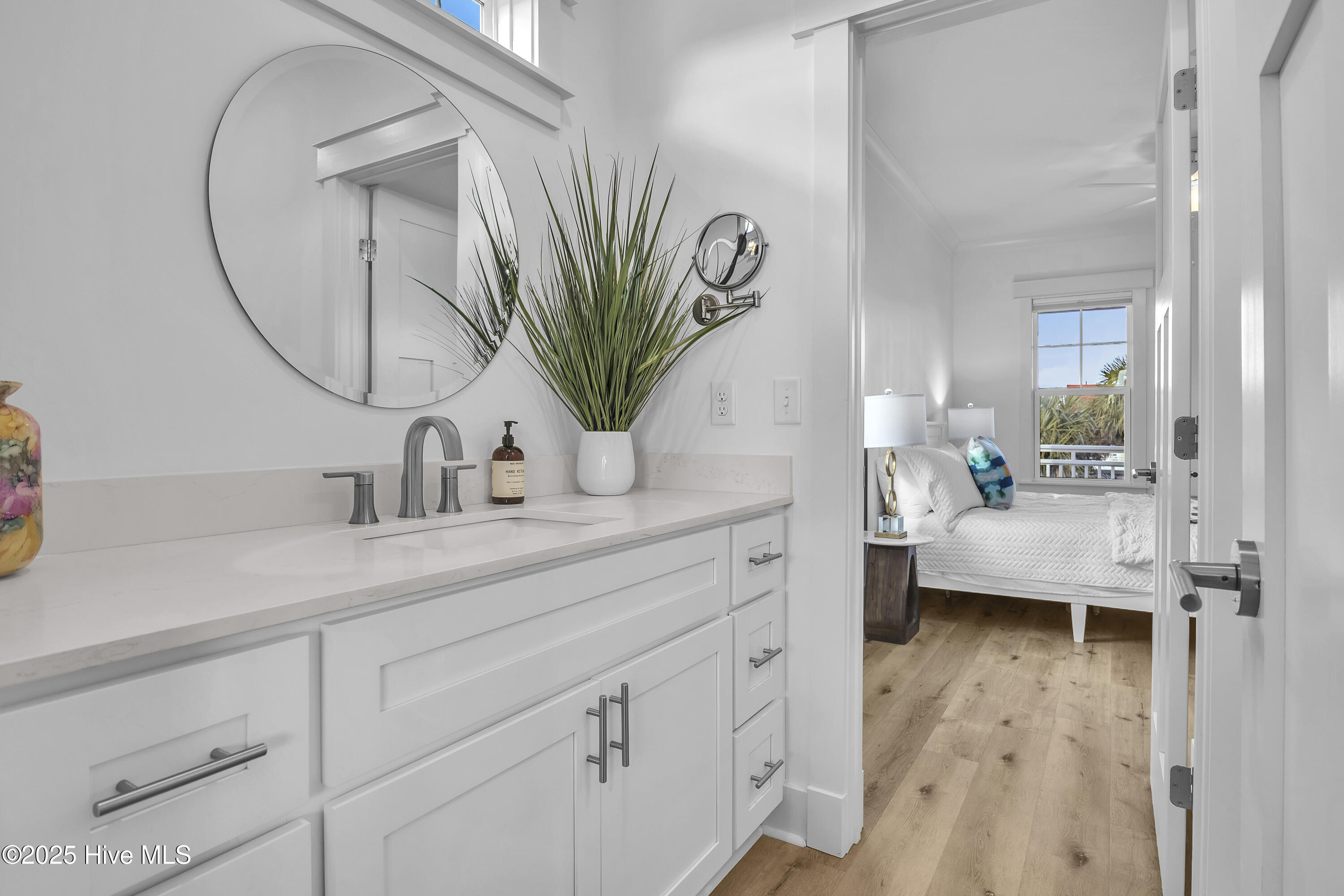 100540464 | Photo 48