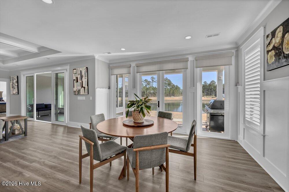 100564119 | Photo 11