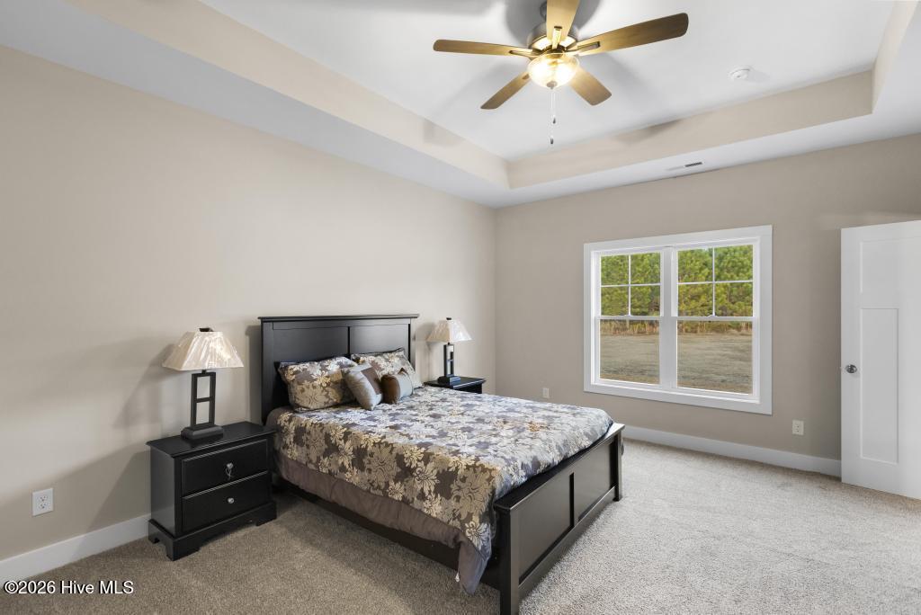 100552933 | Photo 24