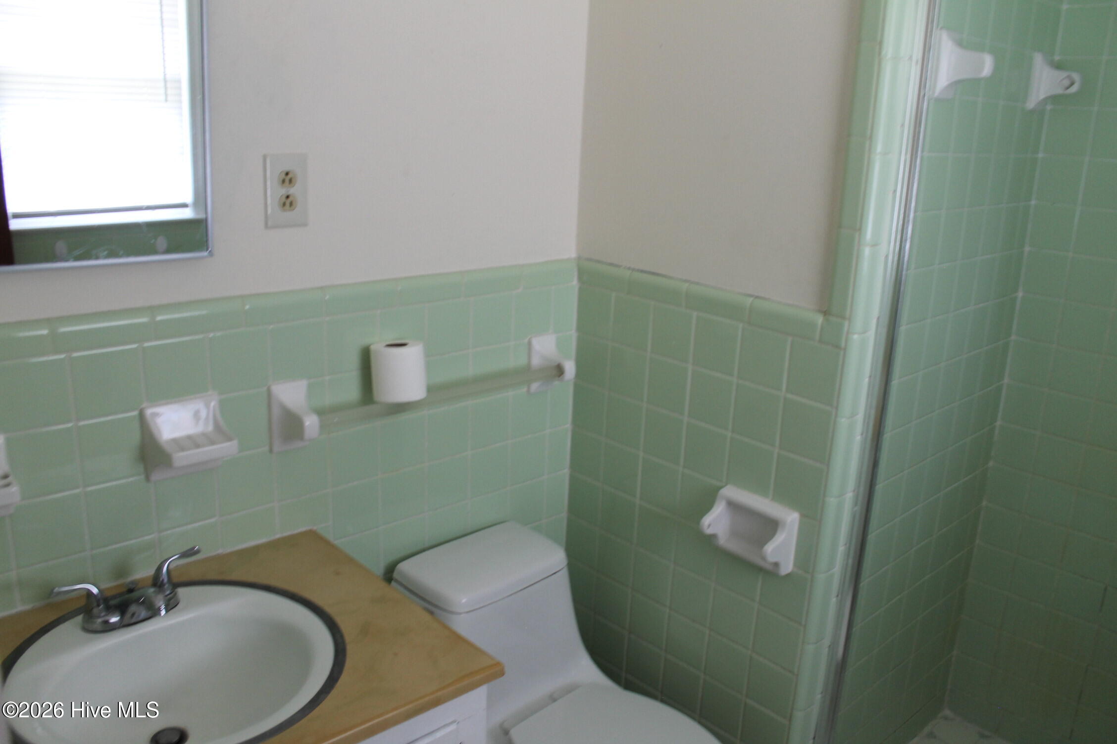 100565627 | Photo 54