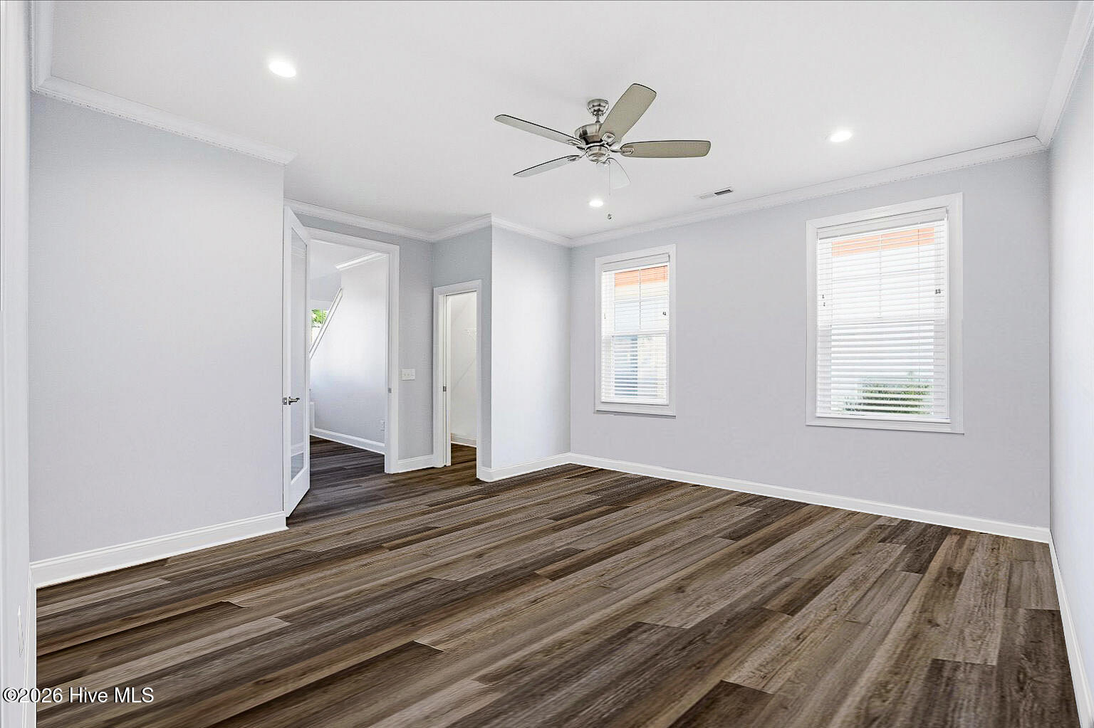 100559735 | Photo 27