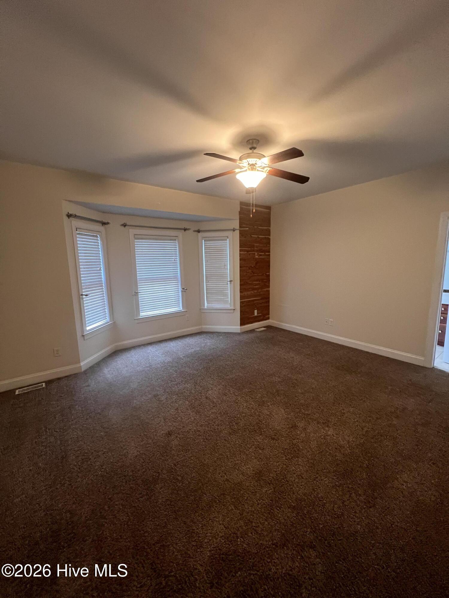 100548675 | Photo 12