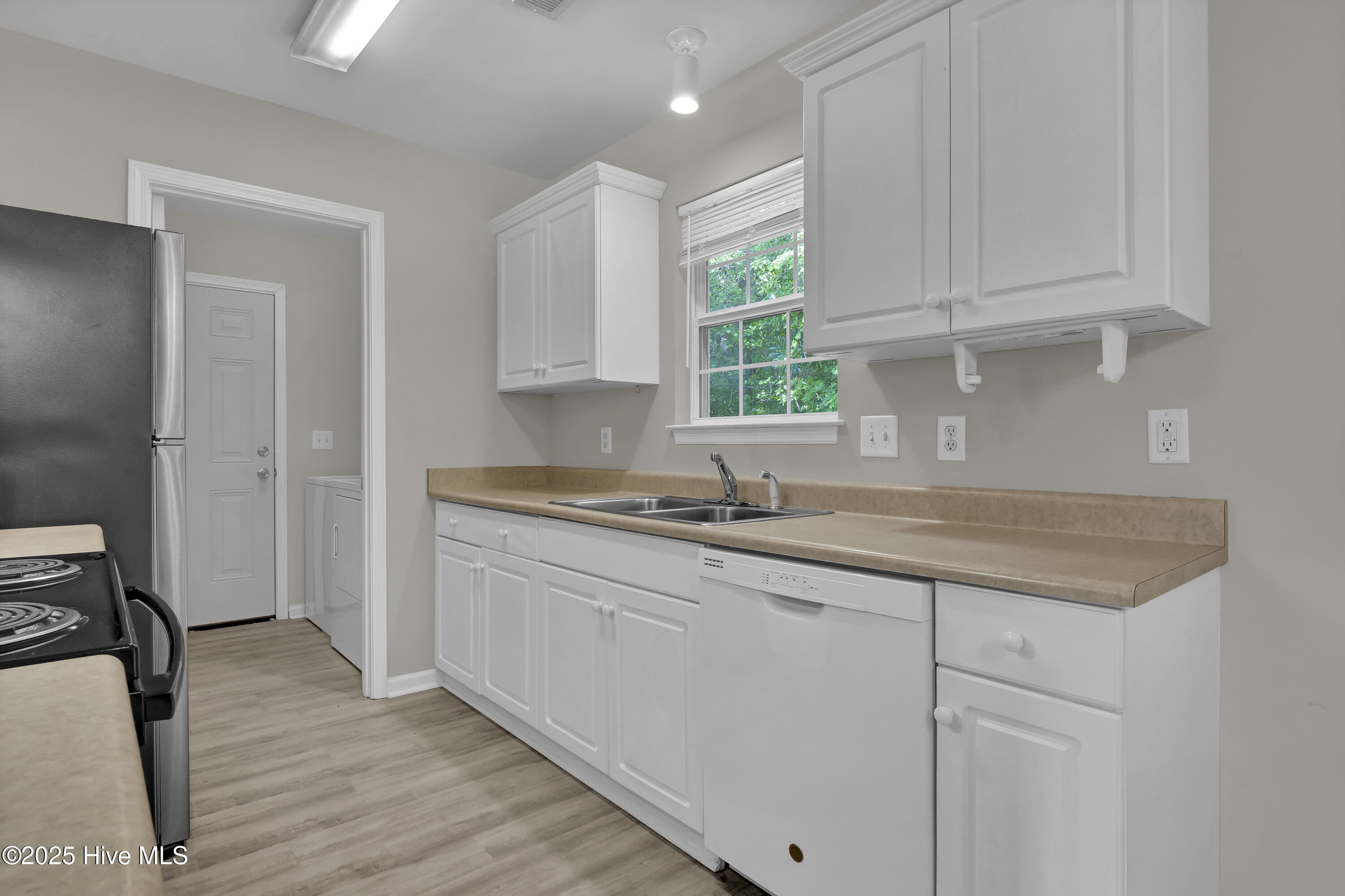 100517859 | Photo 10