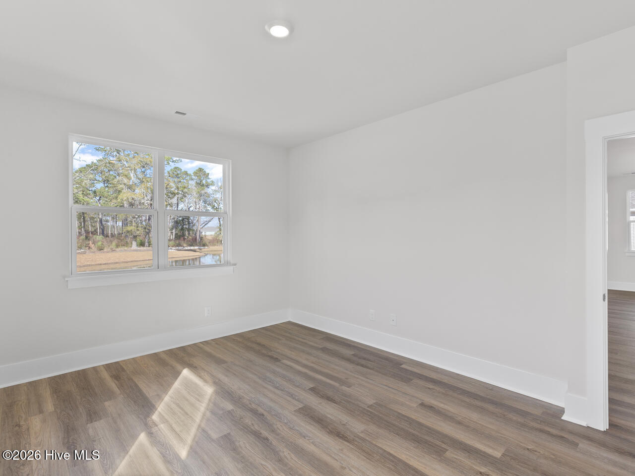 100530535 | Photo 22