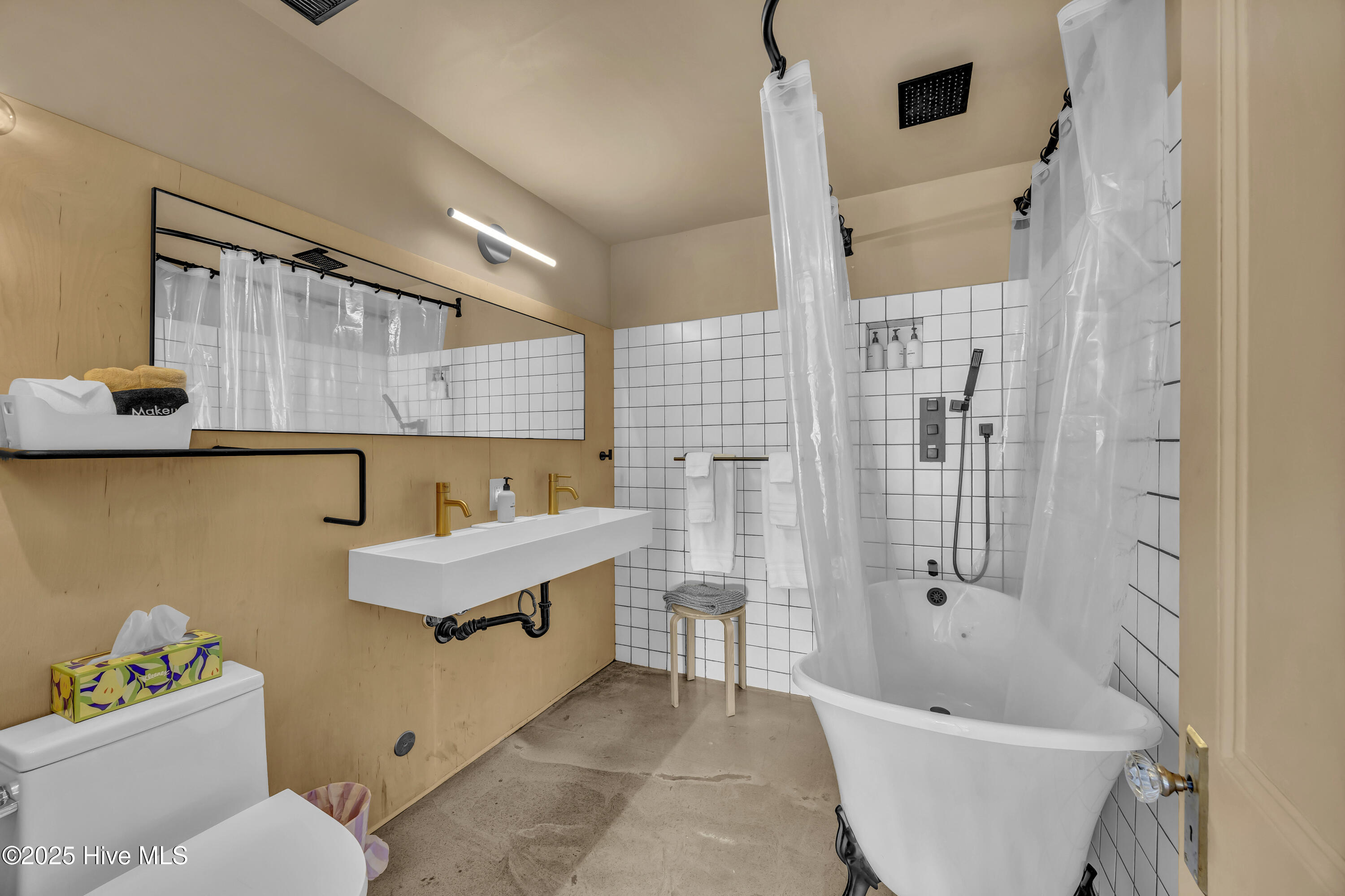 100531390 | Photo 39