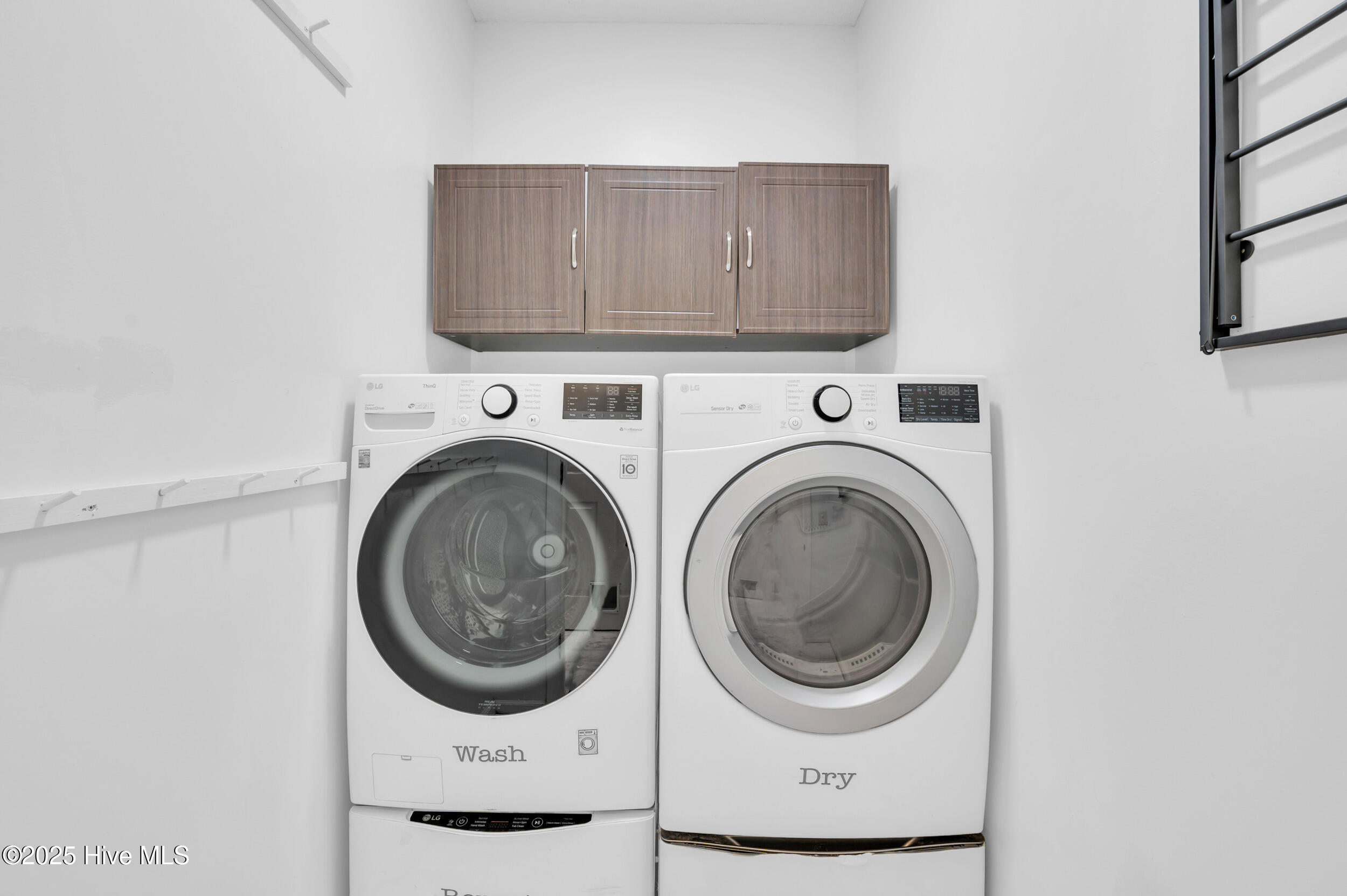 100548382 | Photo 30