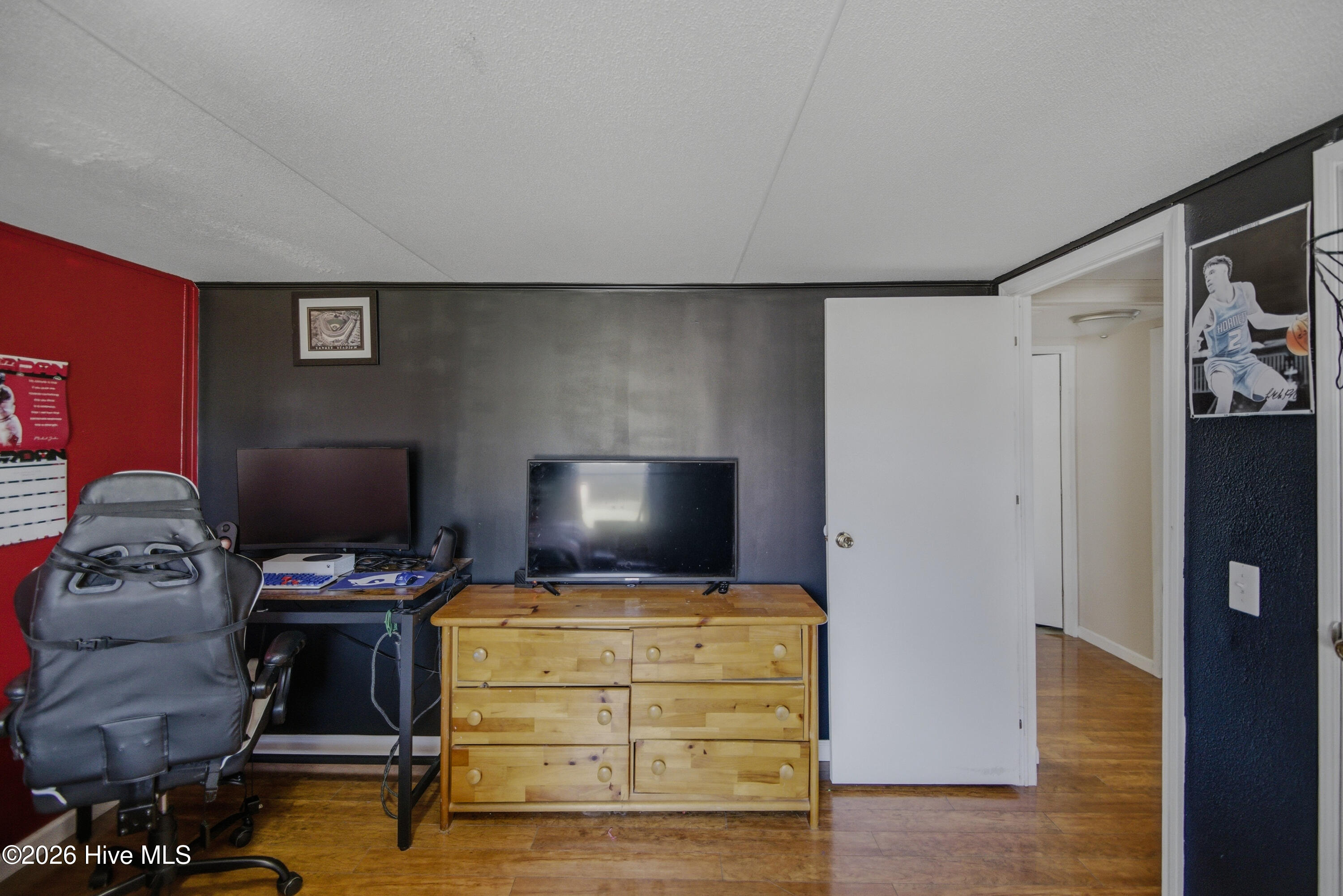 100566324 | Photo 28