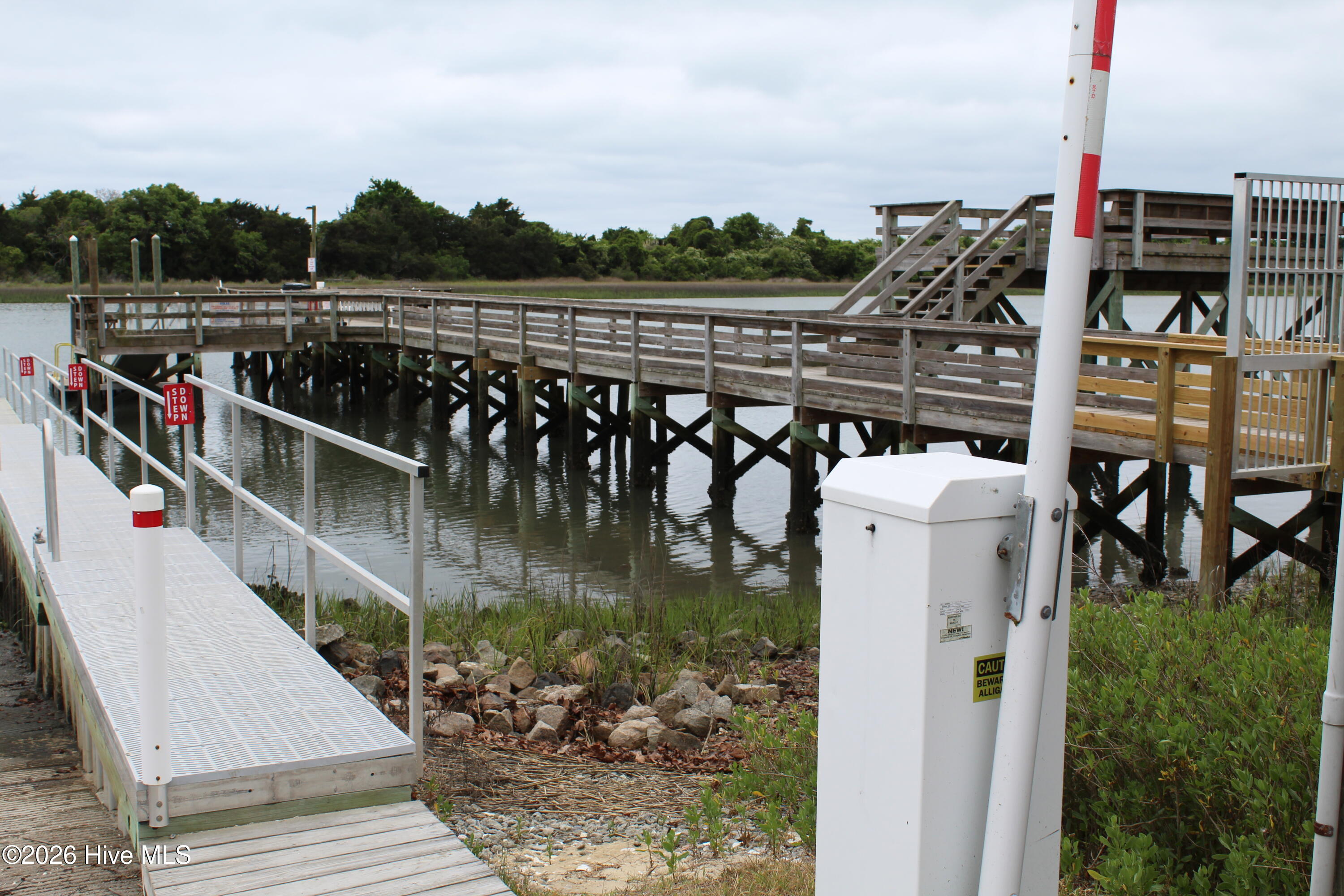 100570403 | Photo 18