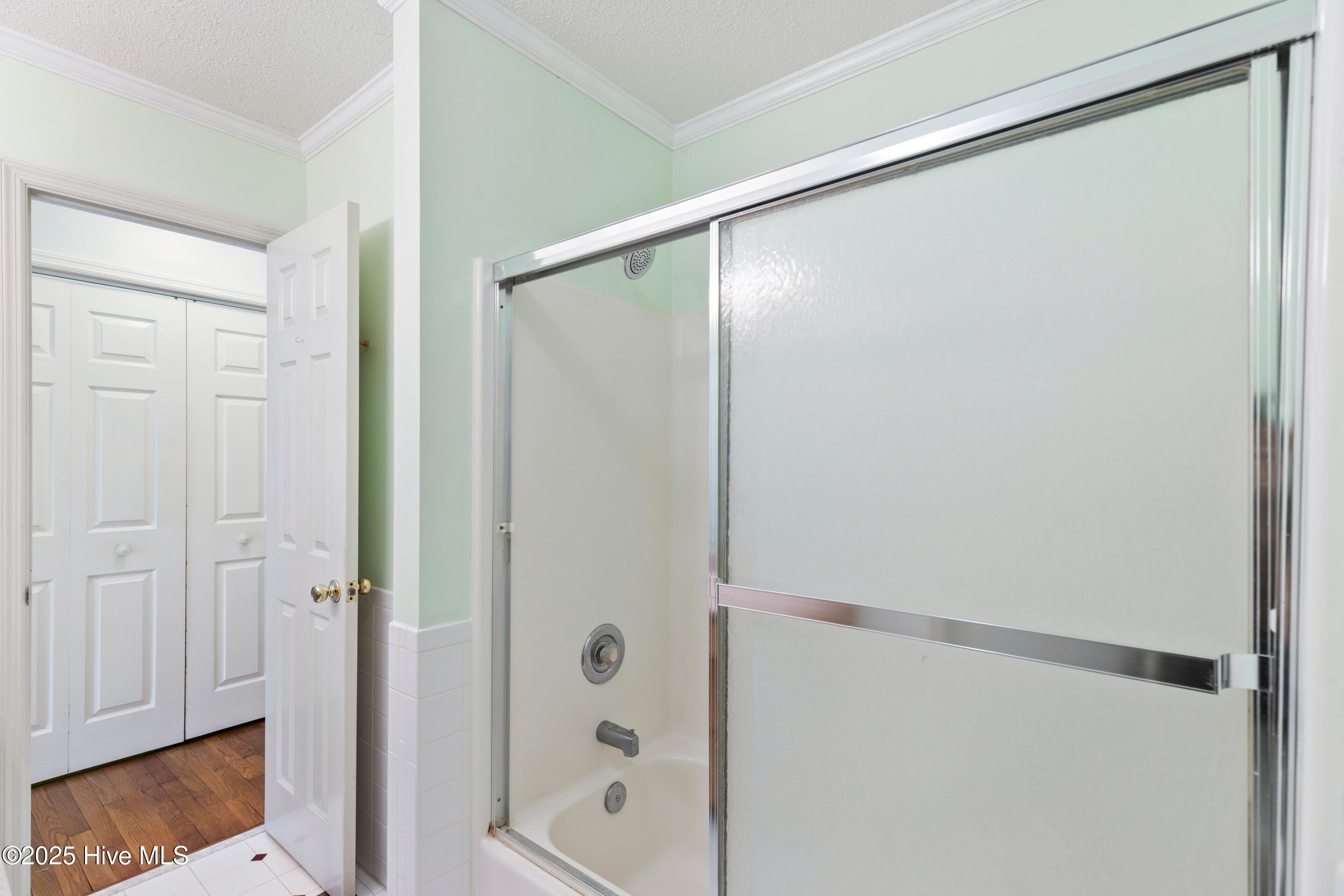 100540586 | Photo 41