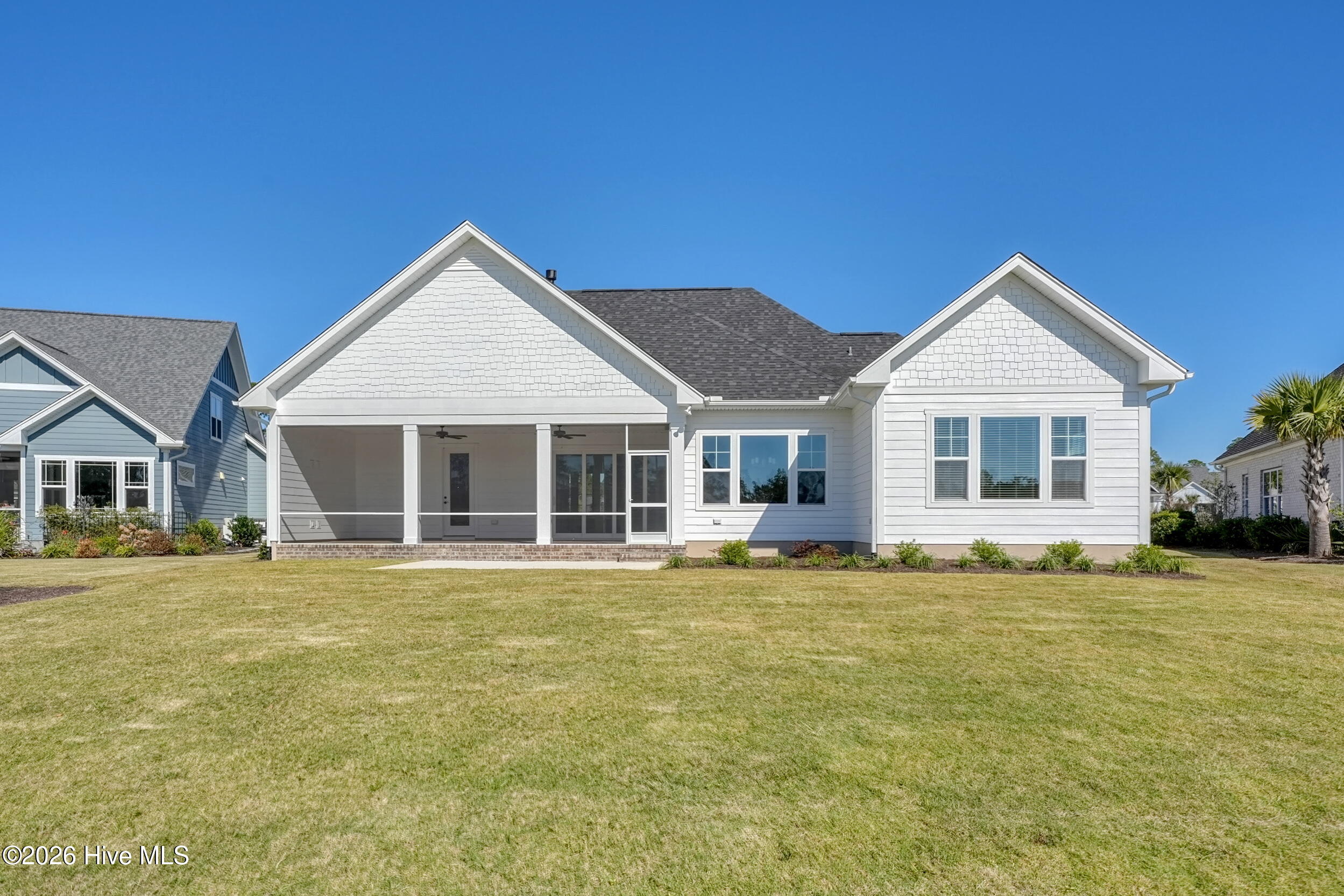 100564282 | Photo 40