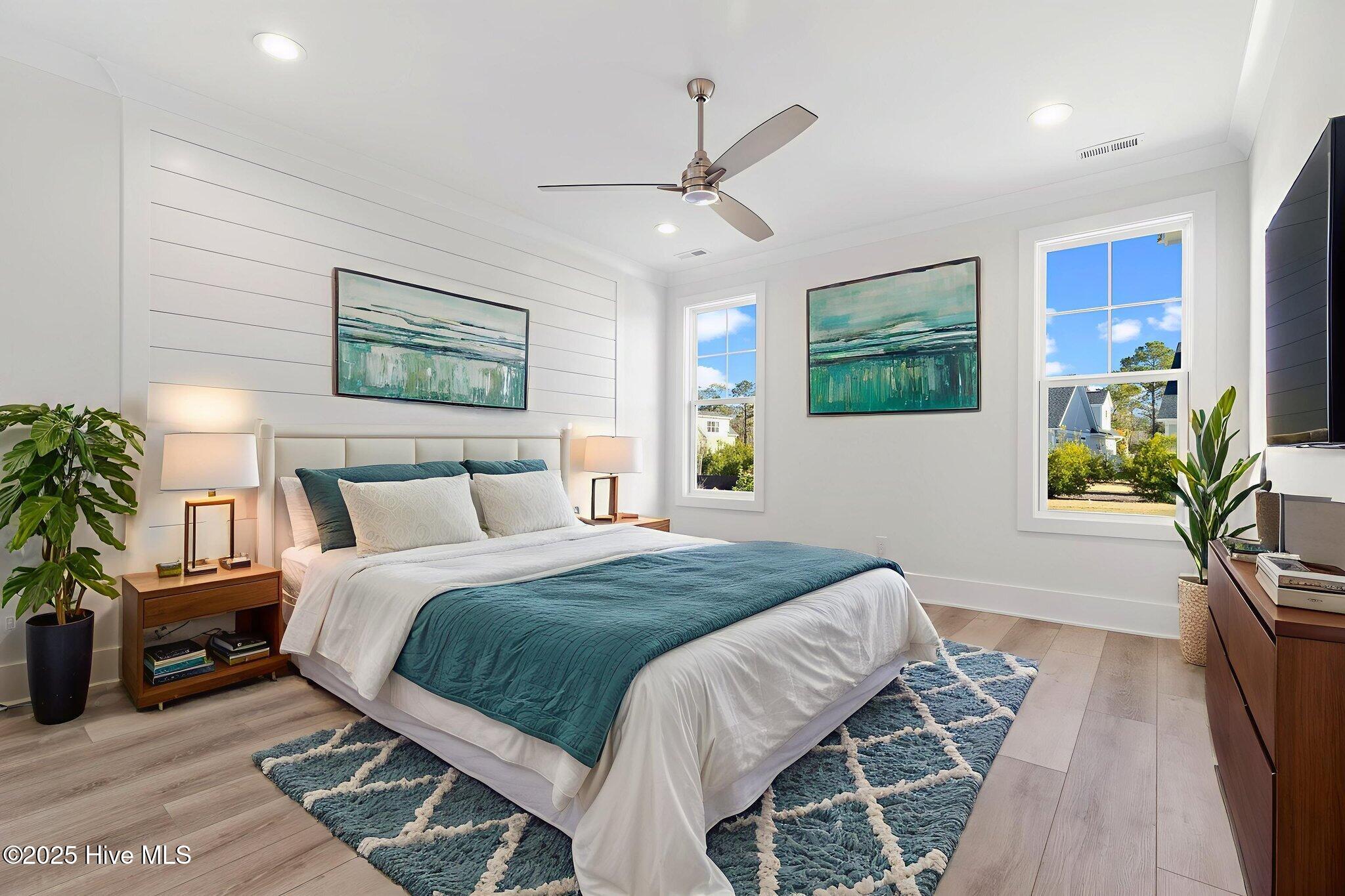 100523885 | Photo 33