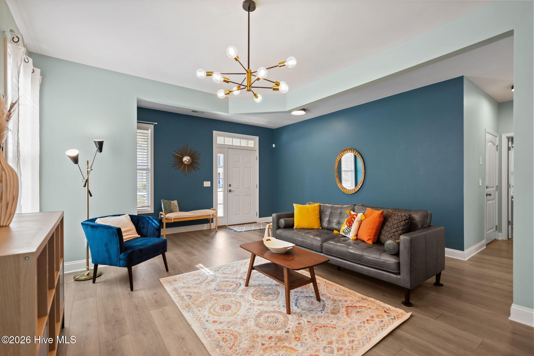 100562615 | Photo 19