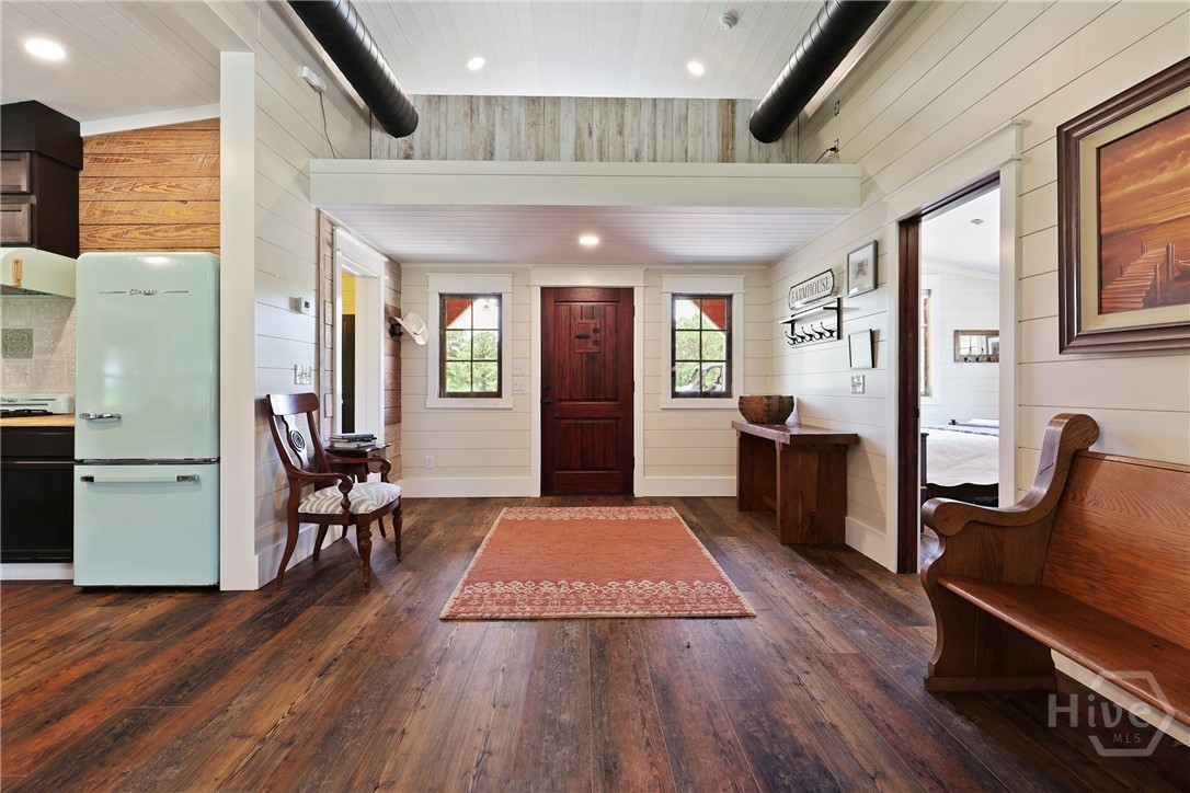 5747 Ogeechee Road, Savannah, GA, 31405