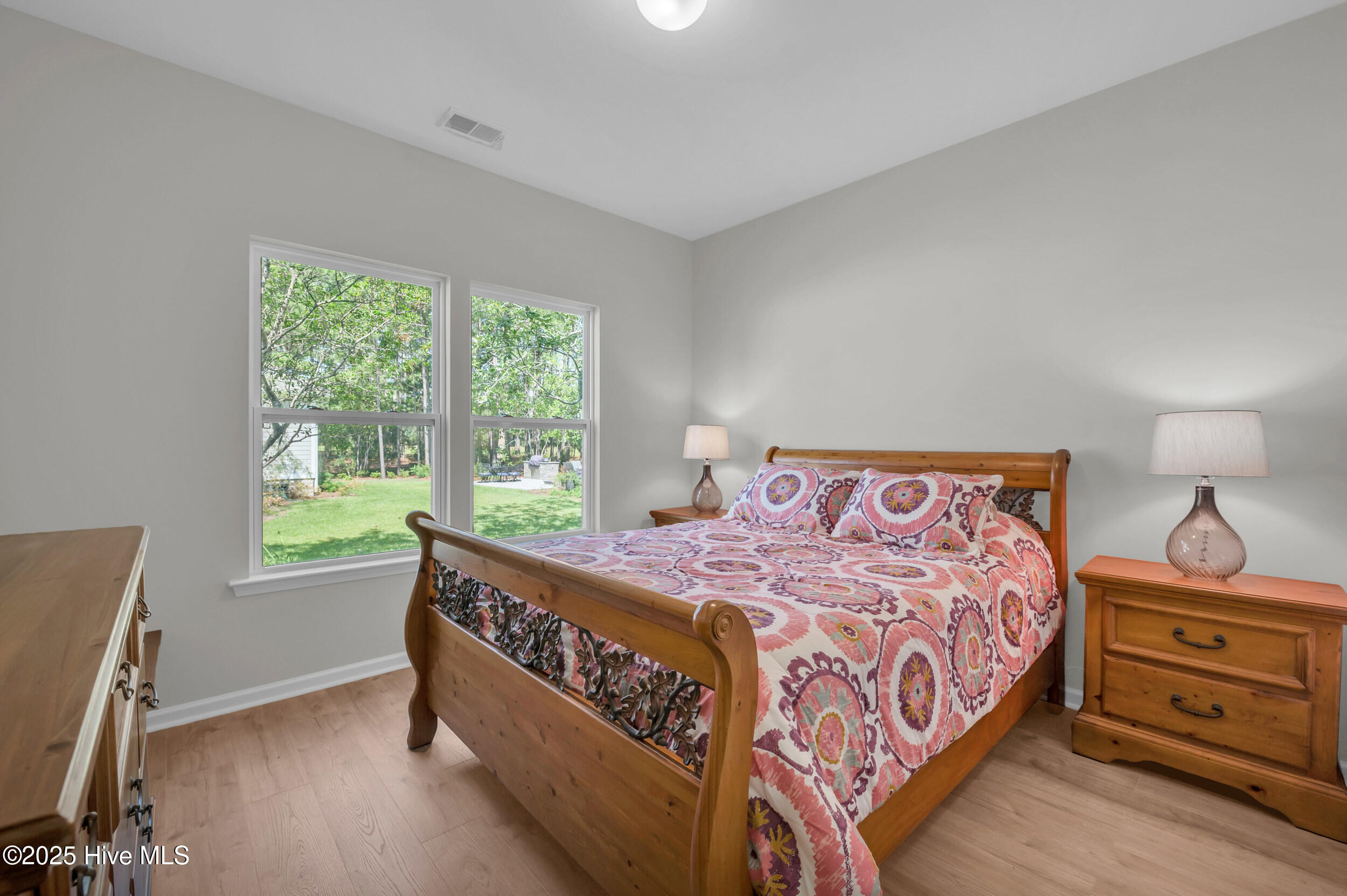 100527570 | Photo 23