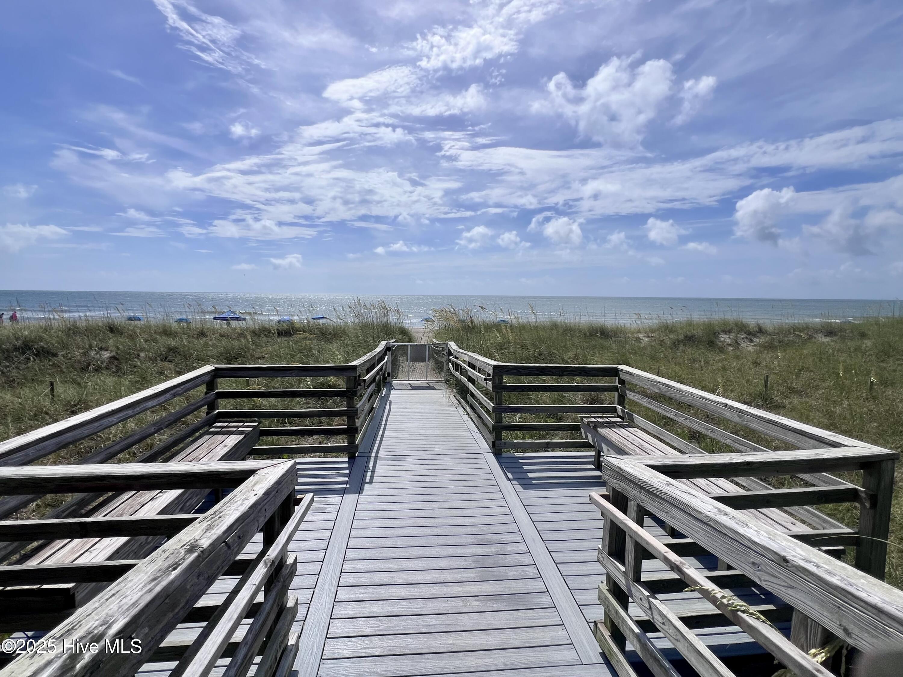 100519287 | Photo 52