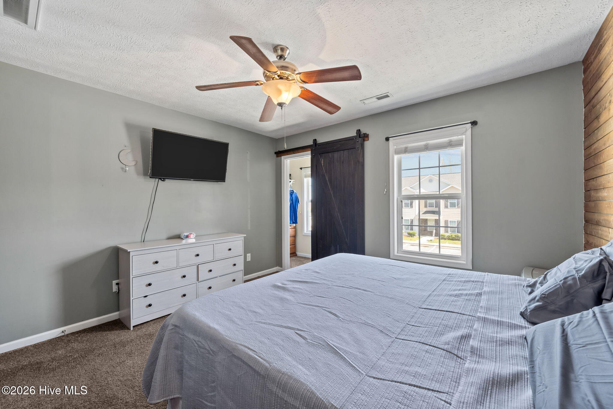 100564313 | Photo 12