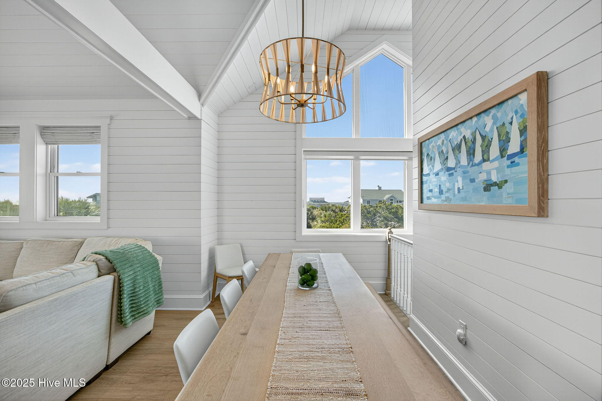 100541250 | Photo 15