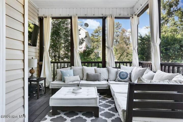 100559469 | Photo 16