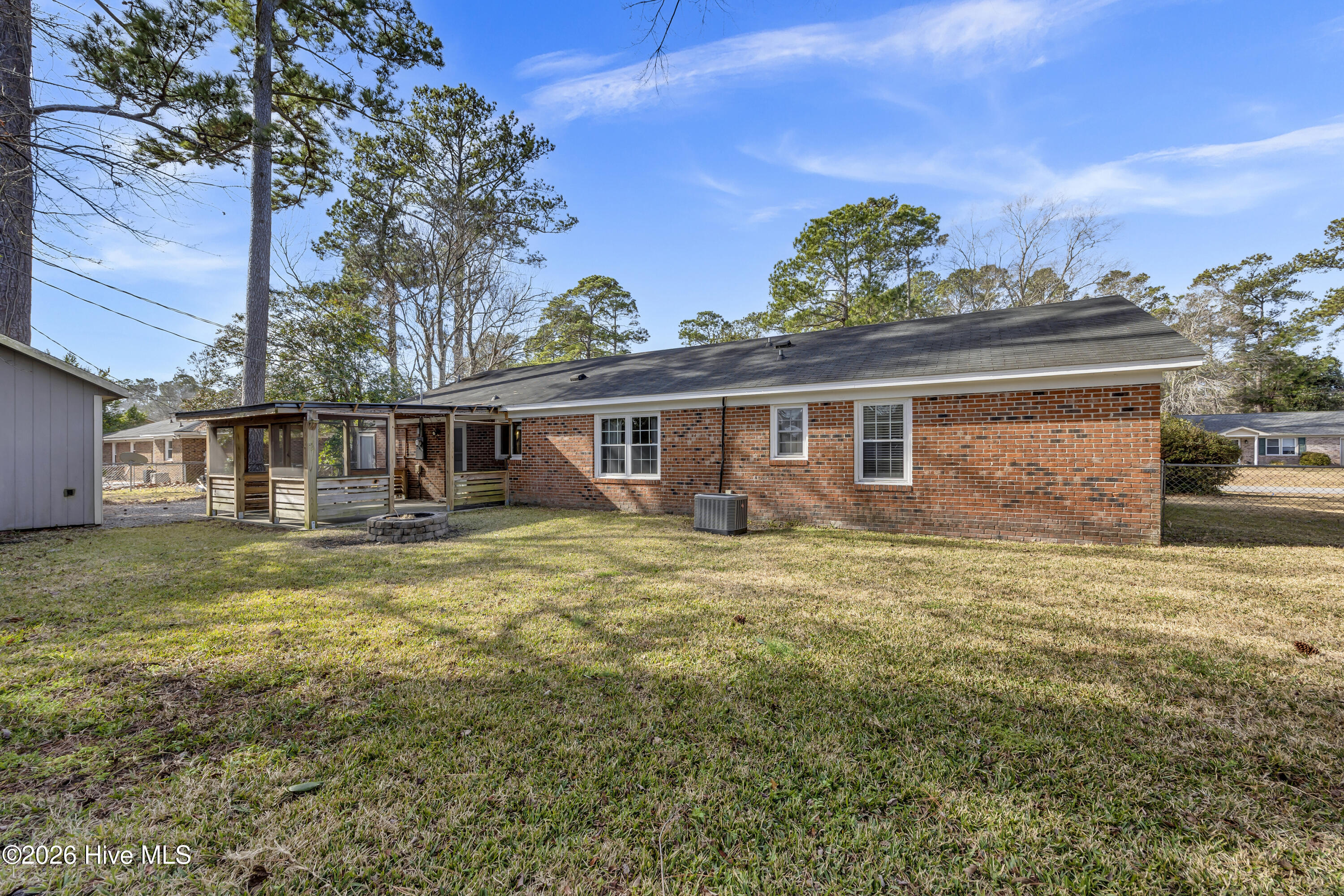 100549166 | Photo 26