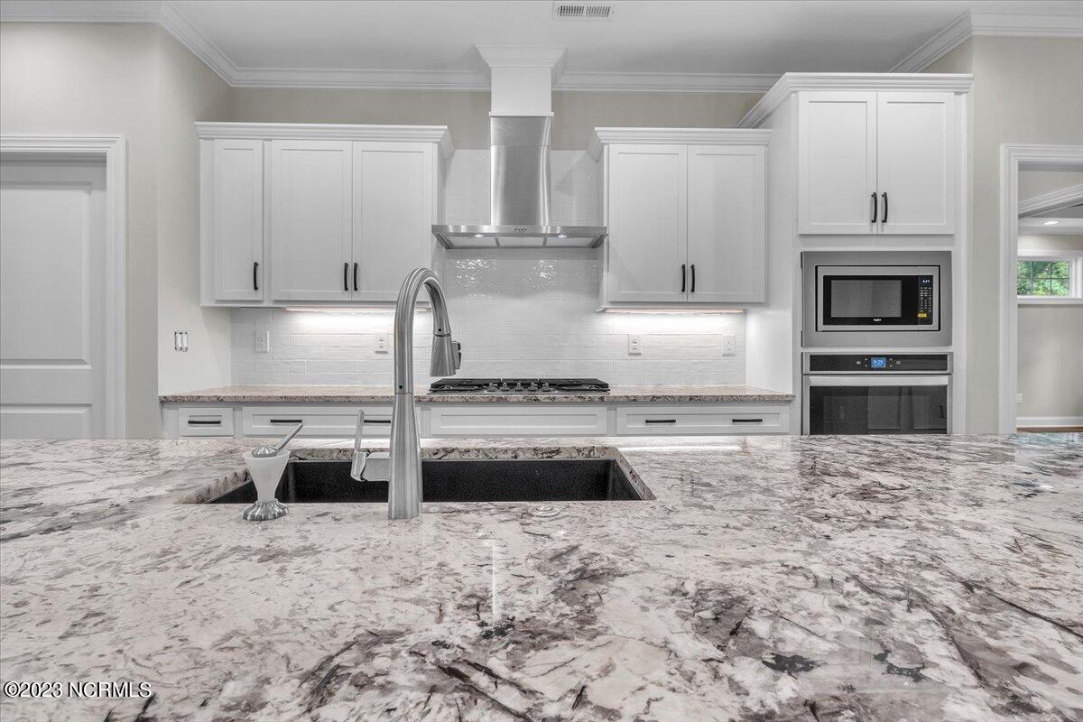 100524155 | Photo 62