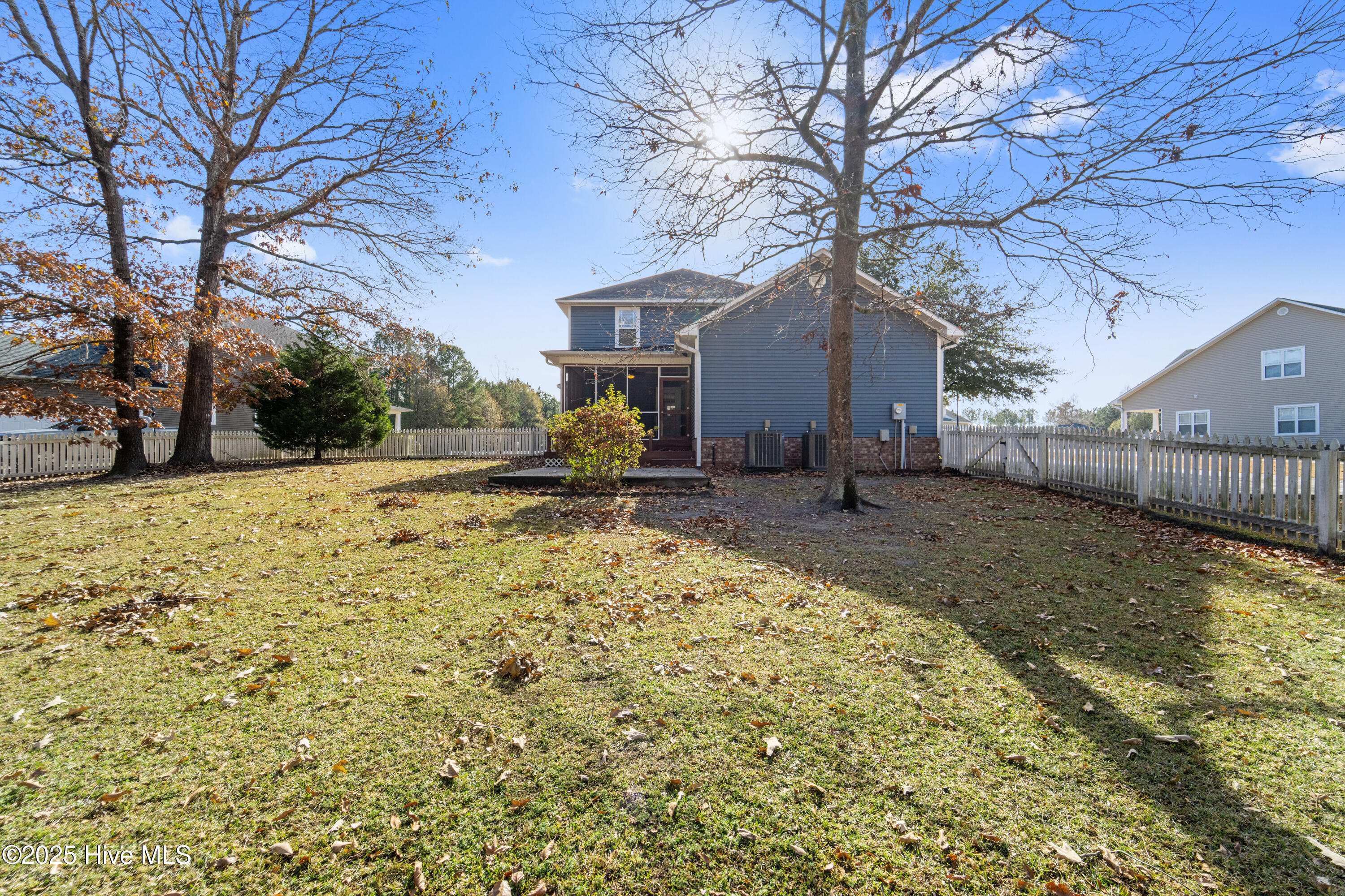 100532933 | Photo 20