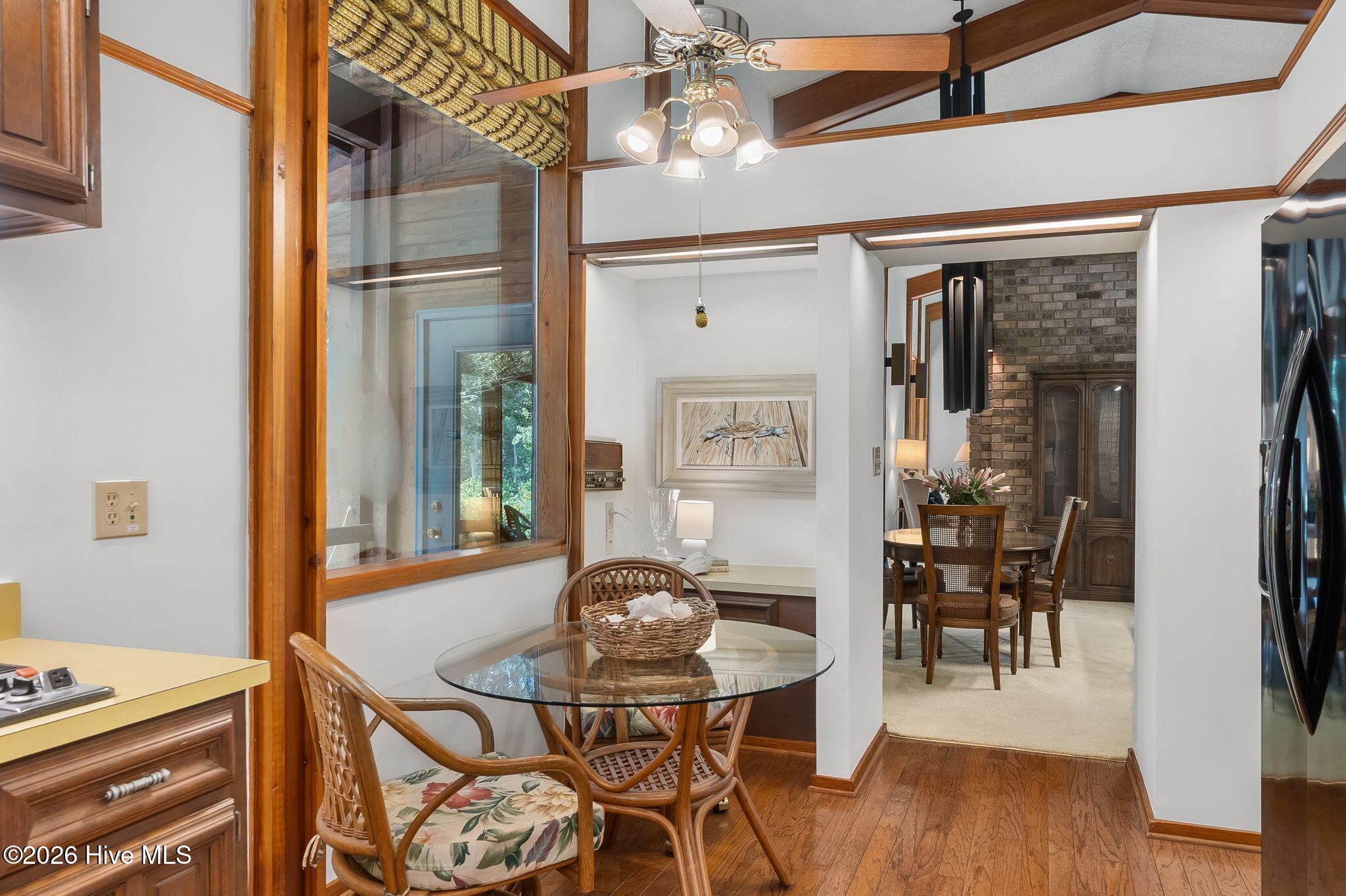 Kitchen seating area