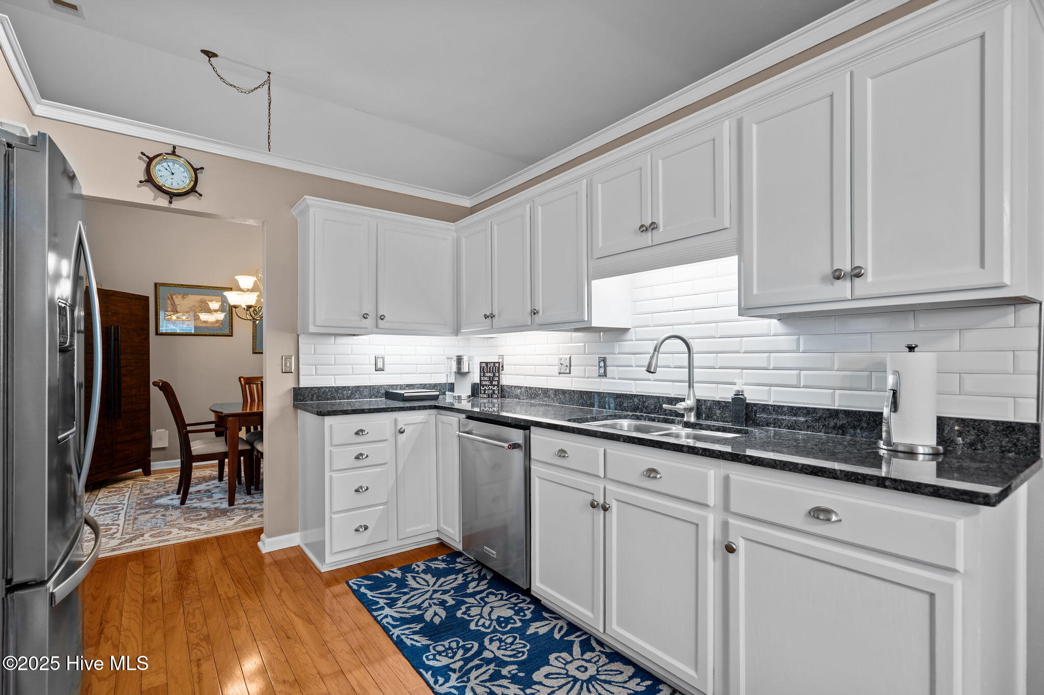 100540137 | Photo 15