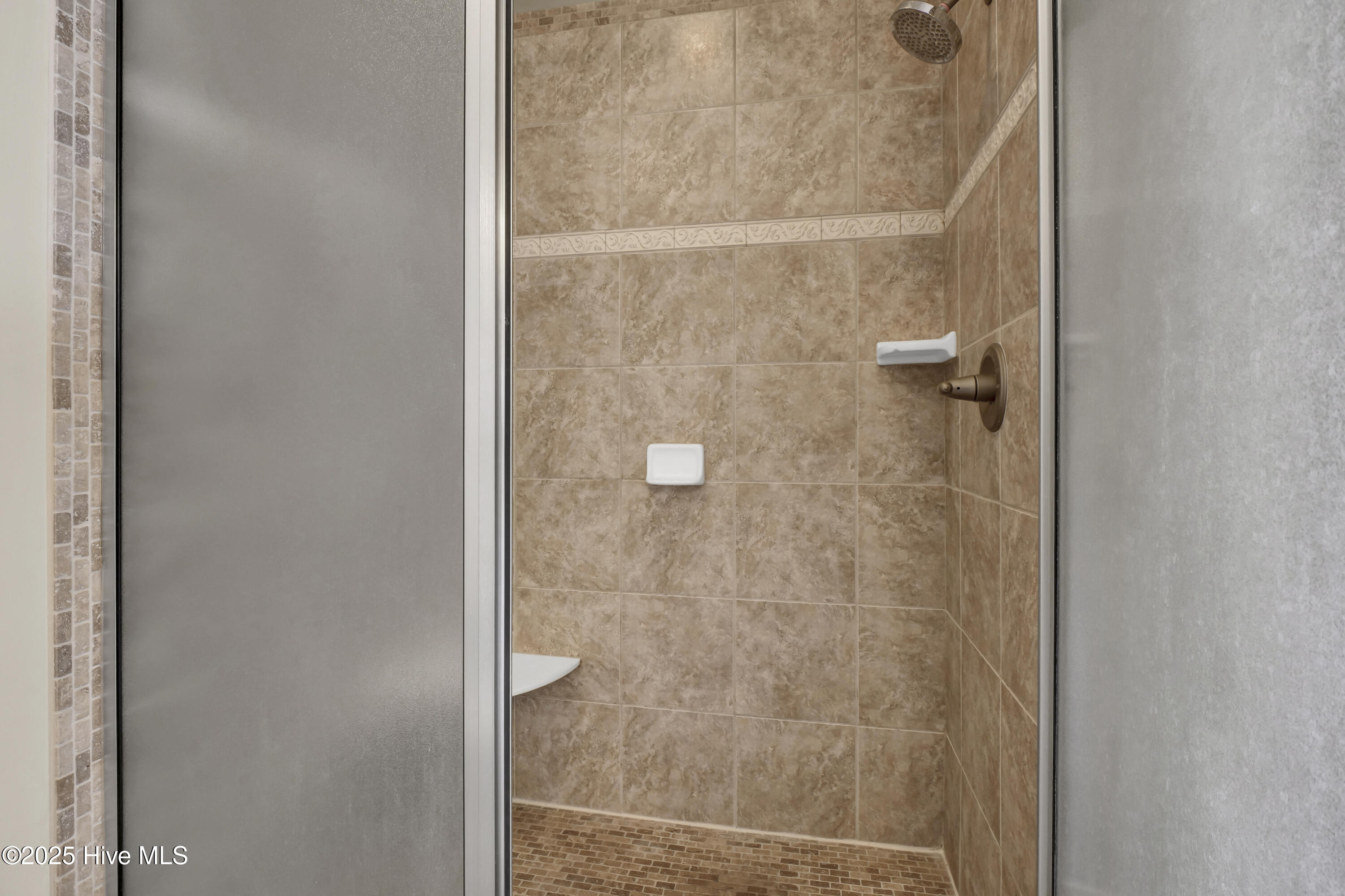 100535272 | Photo 23