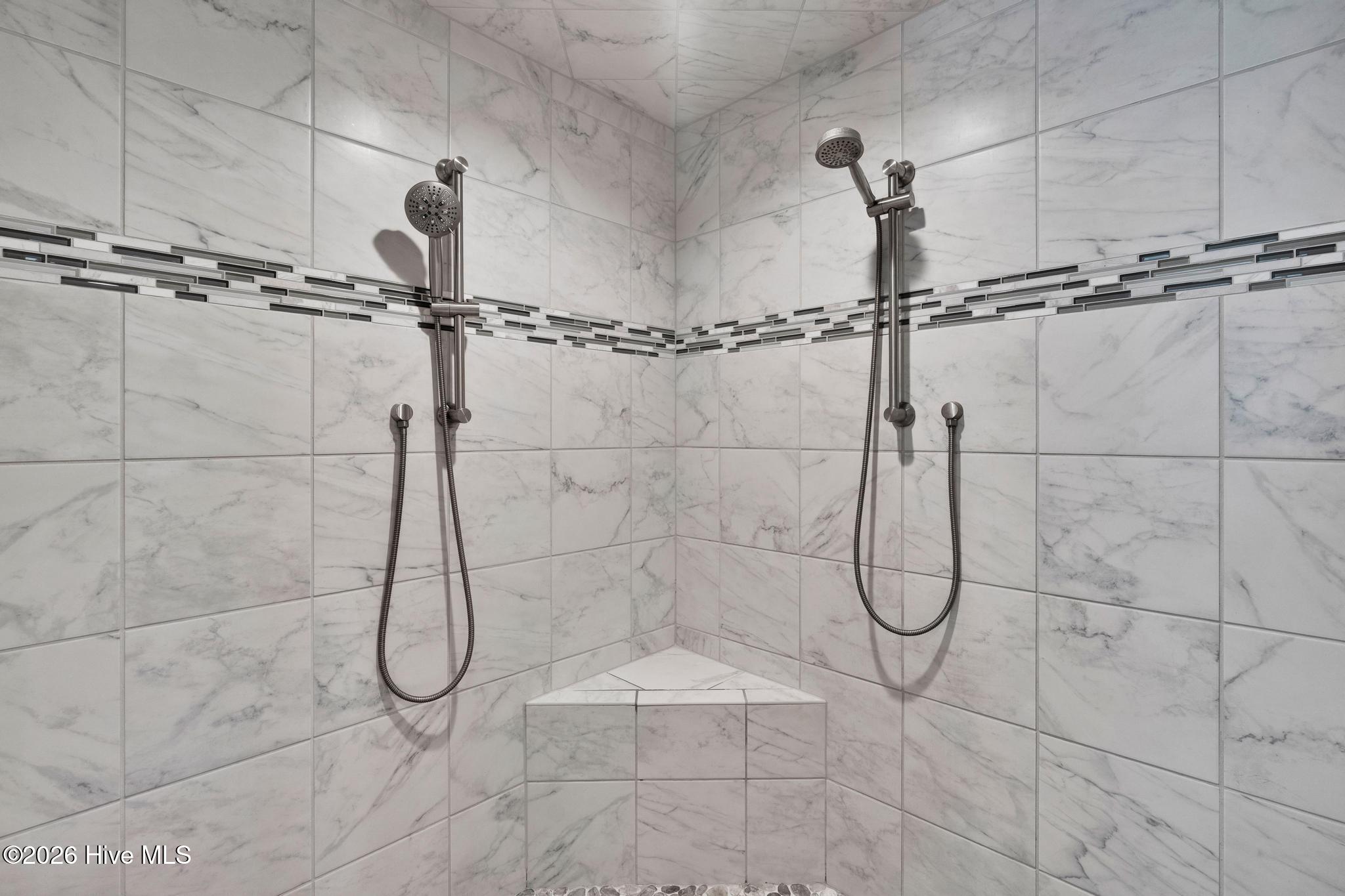 100549204 | Photo 17