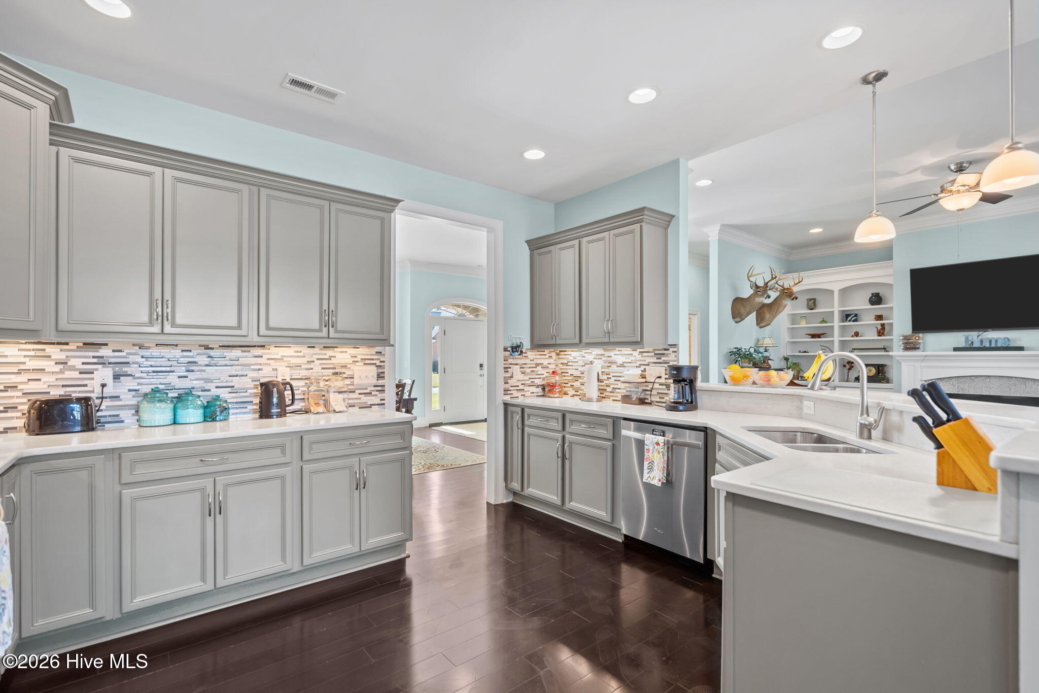 100563487 | Photo 14