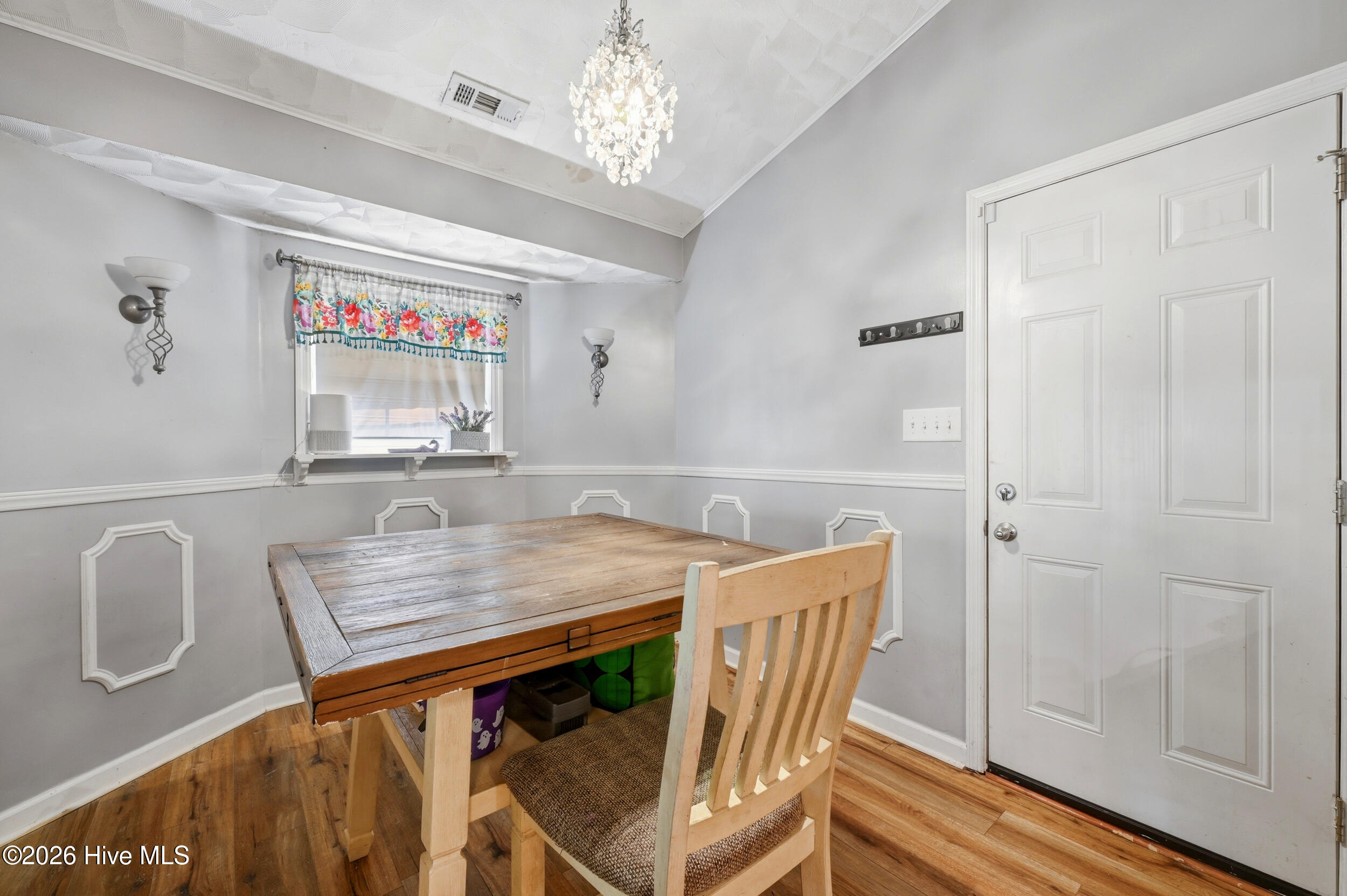 100562162 | Photo 14