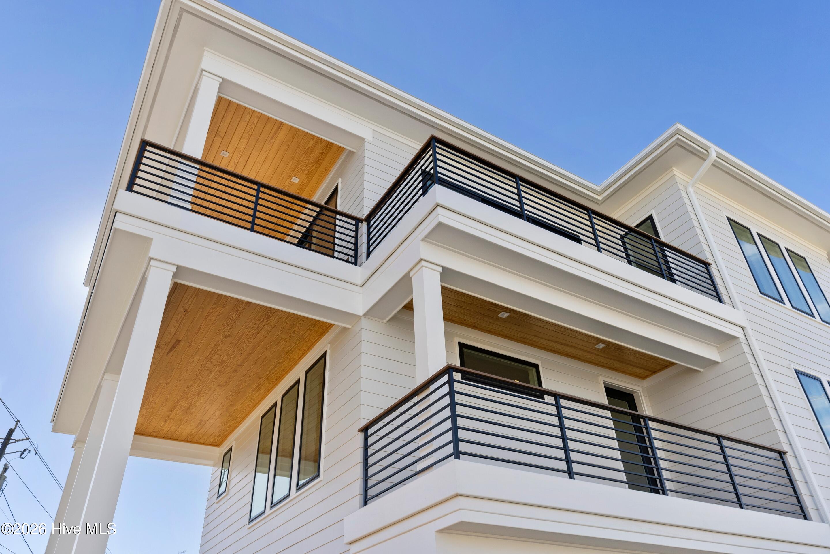 100545146 | Photo 77