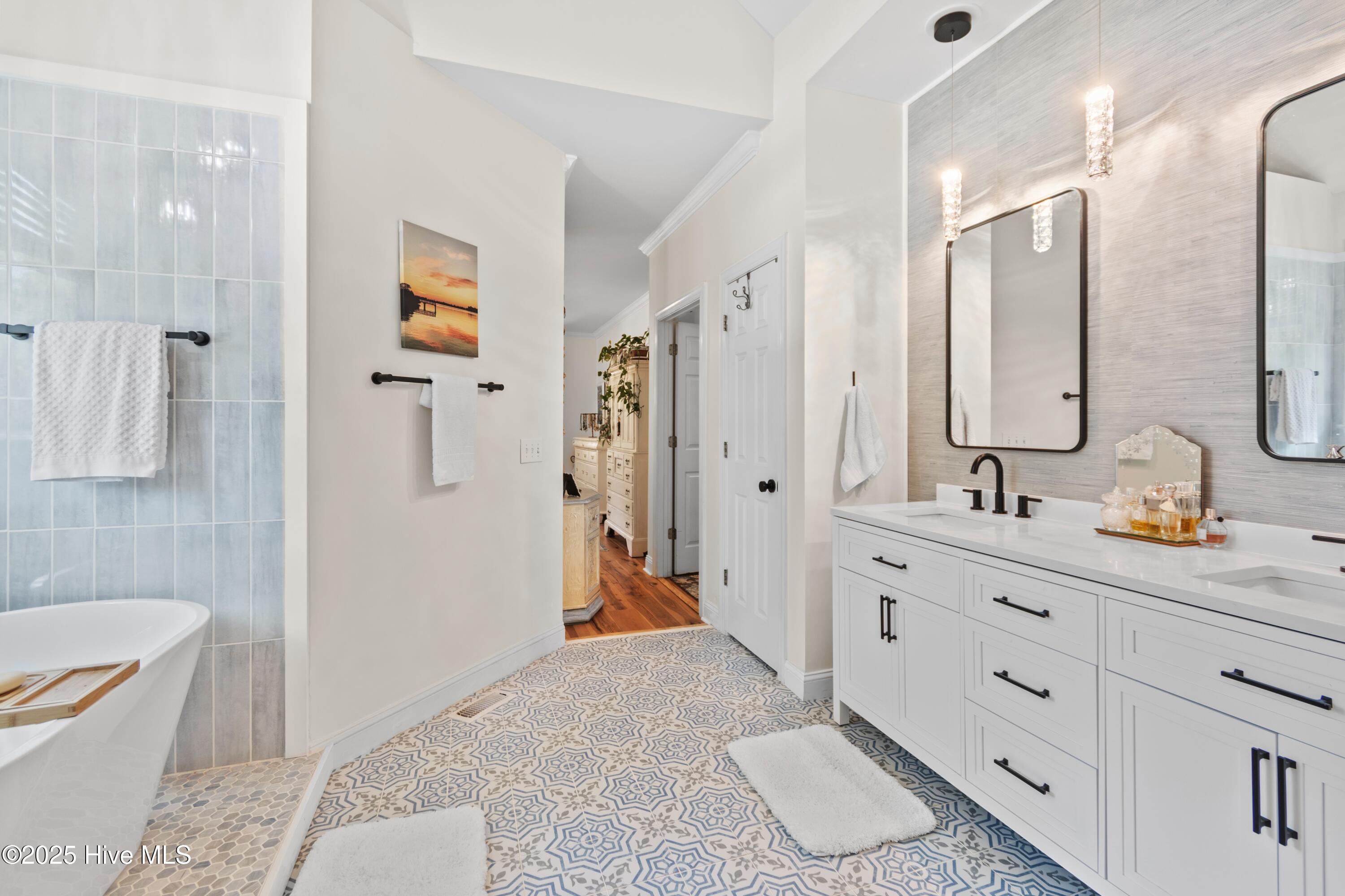 100522421 | Photo 37