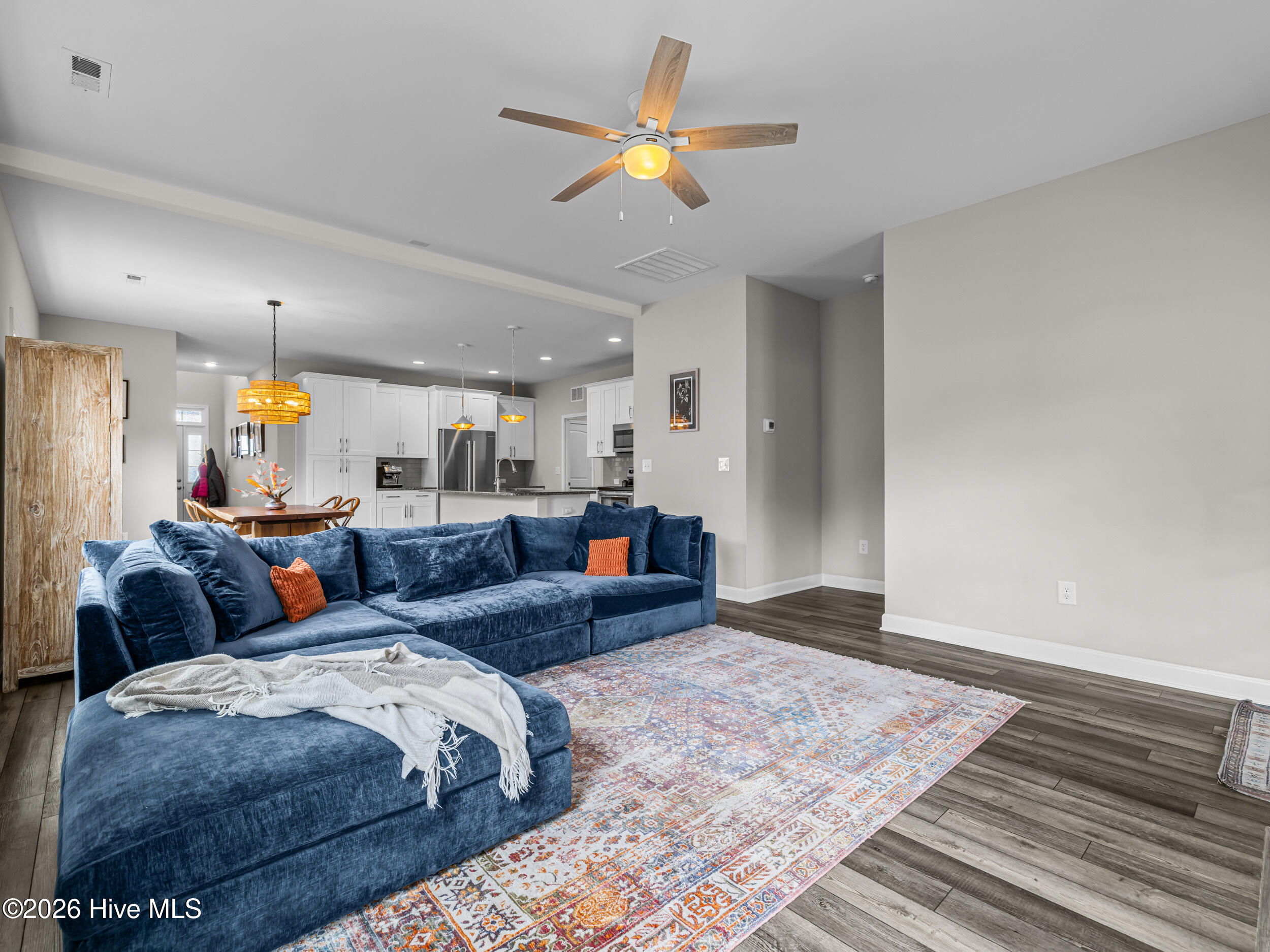 100558096 | Photo 27