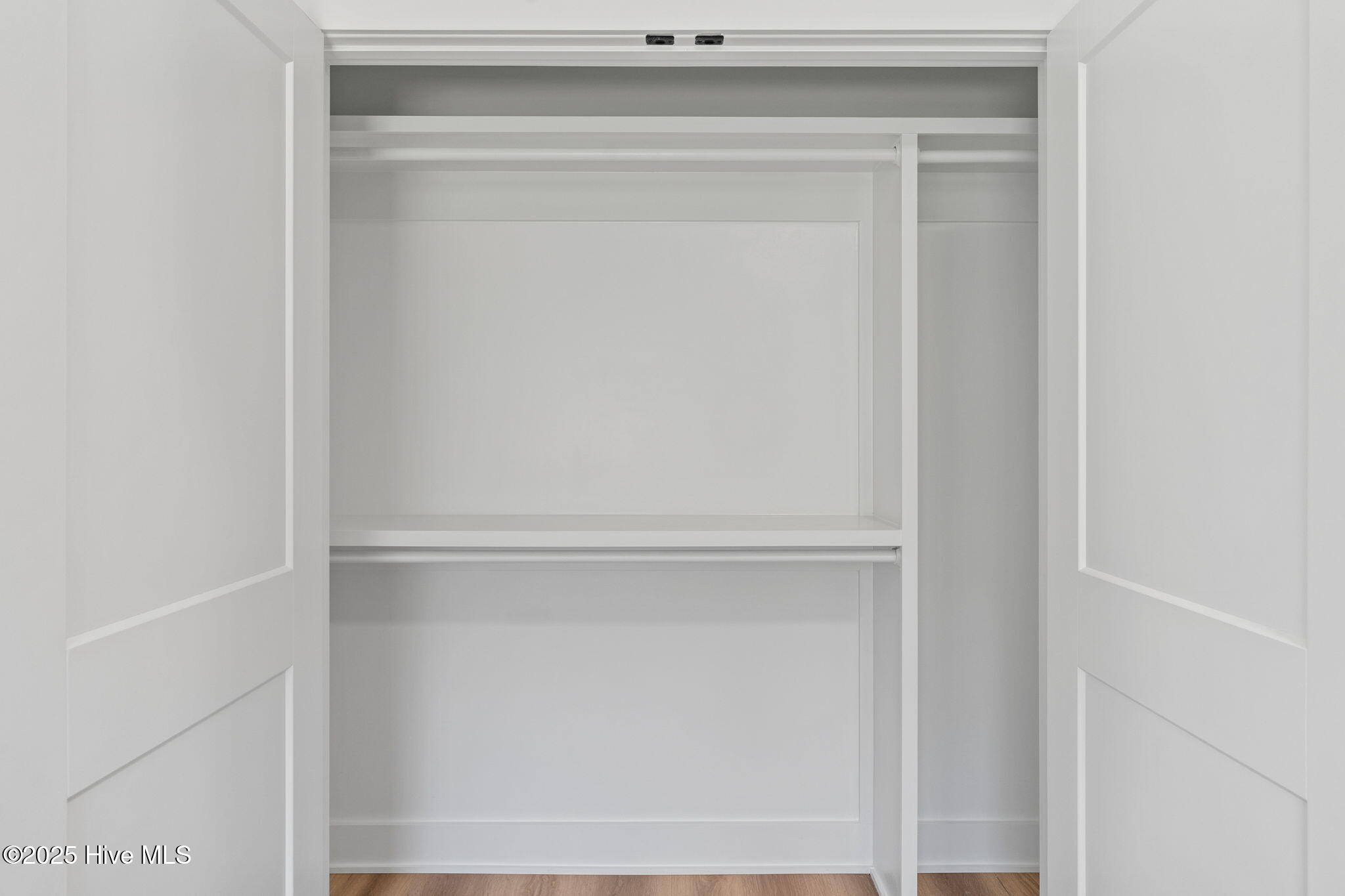 100518606 | Photo 34