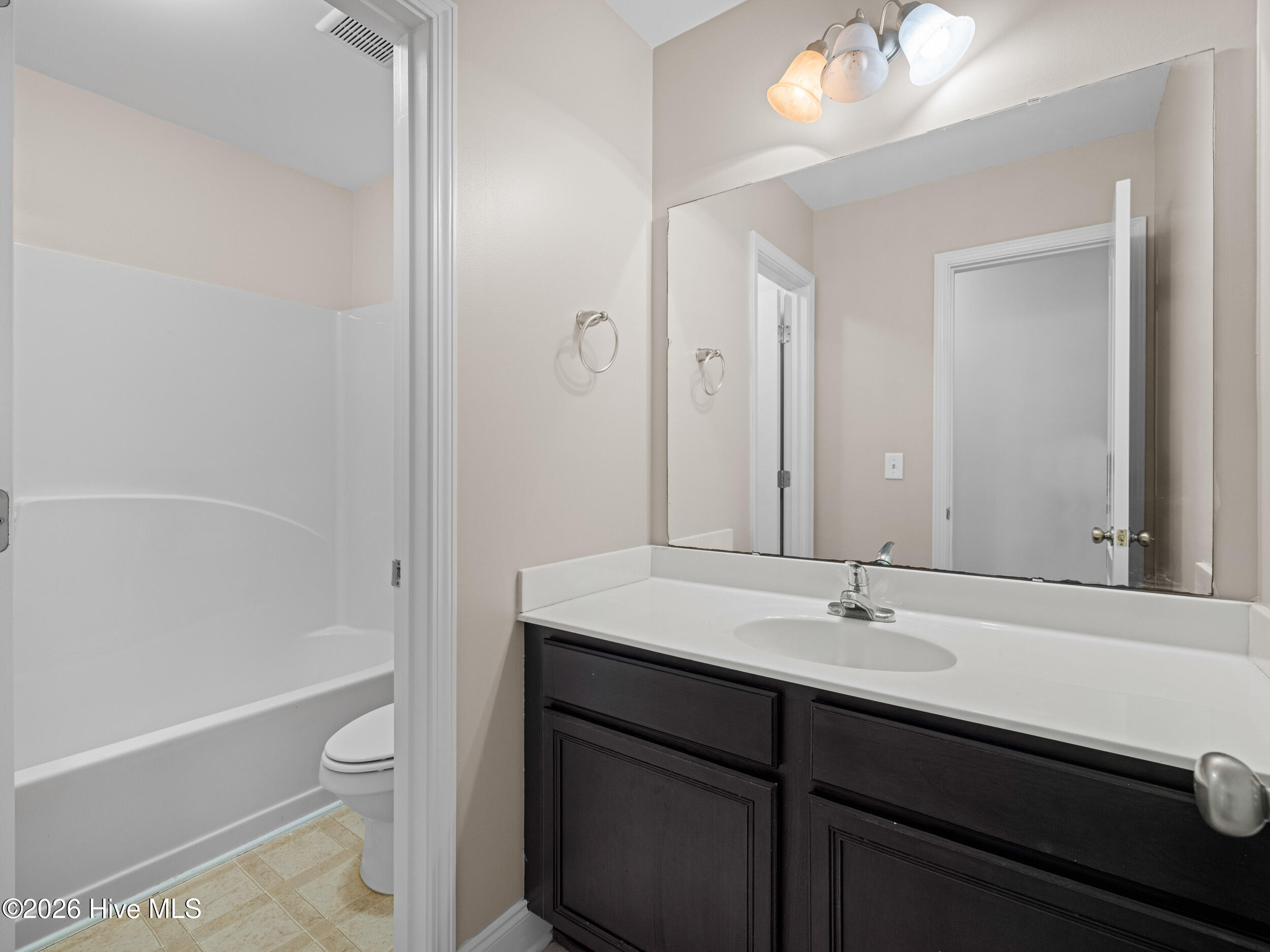 100549292 | Photo 42